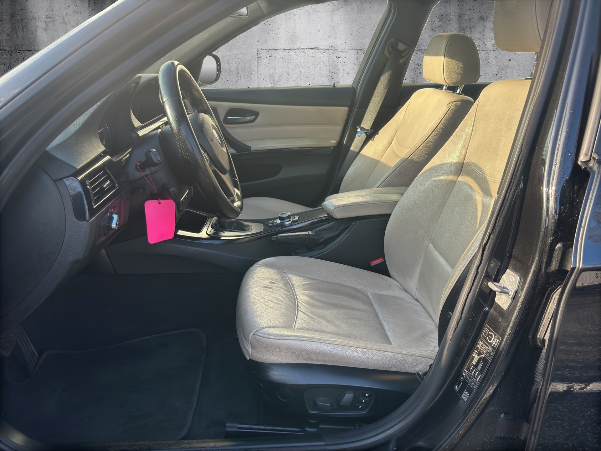 BMW 320d xDrive Touring Dynamic Edition Steptronic-image-11