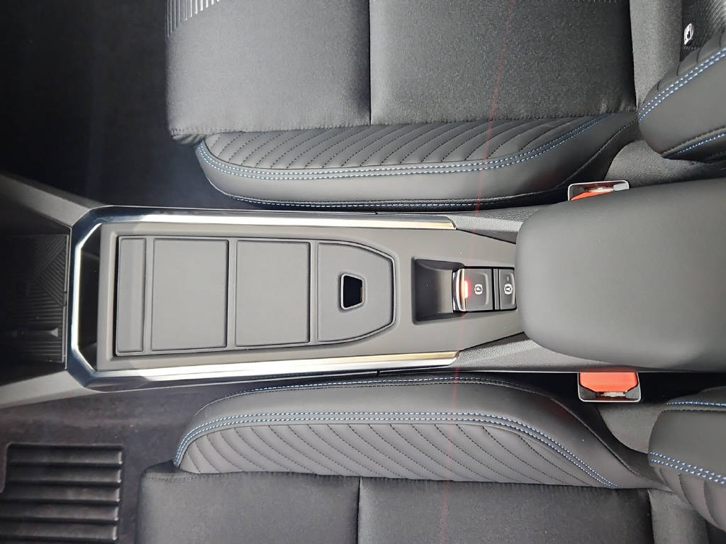 RENAULT Clio 1.8 E-Tech esprit Alpine-image-6
