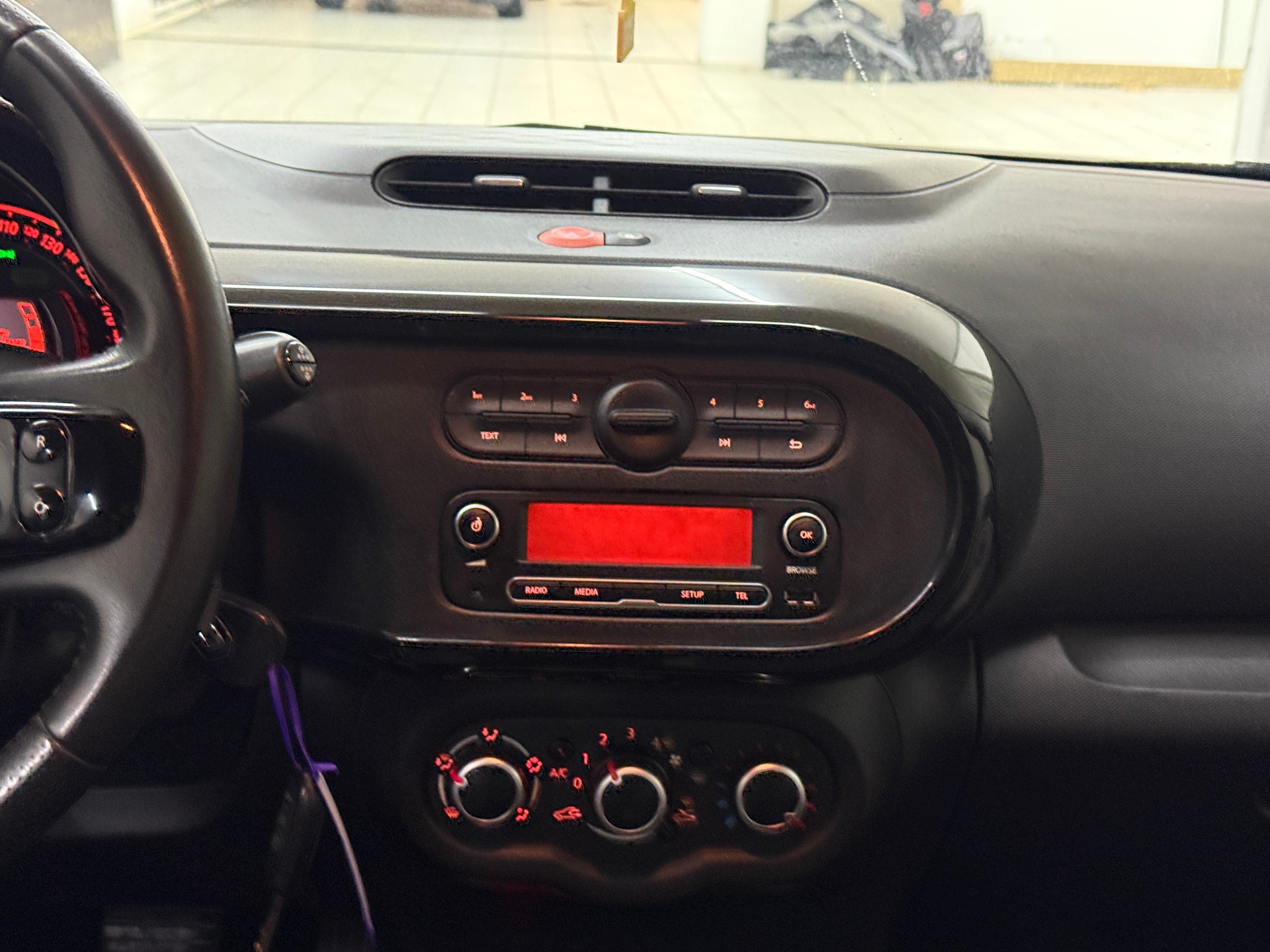 RENAULT Twingo TCe 95 Zen EDC-image-12