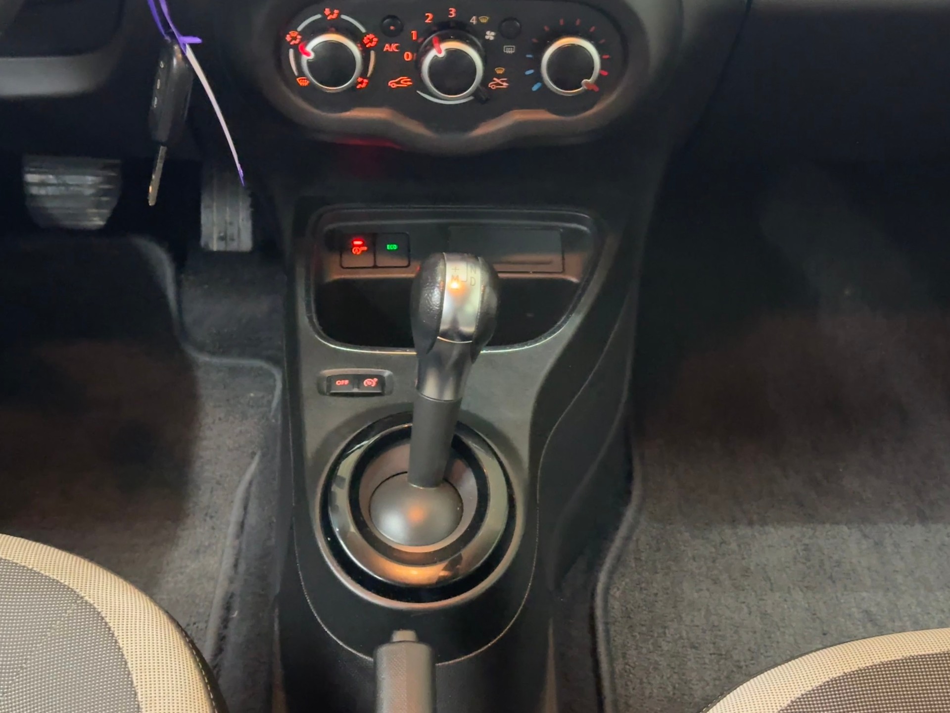 RENAULT Twingo TCe 95 Zen EDC-image-11