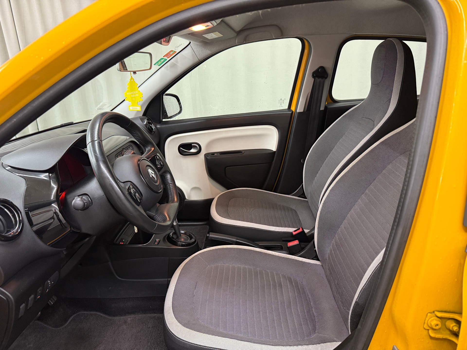 RENAULT Twingo TCe 95 Zen EDC-image-6