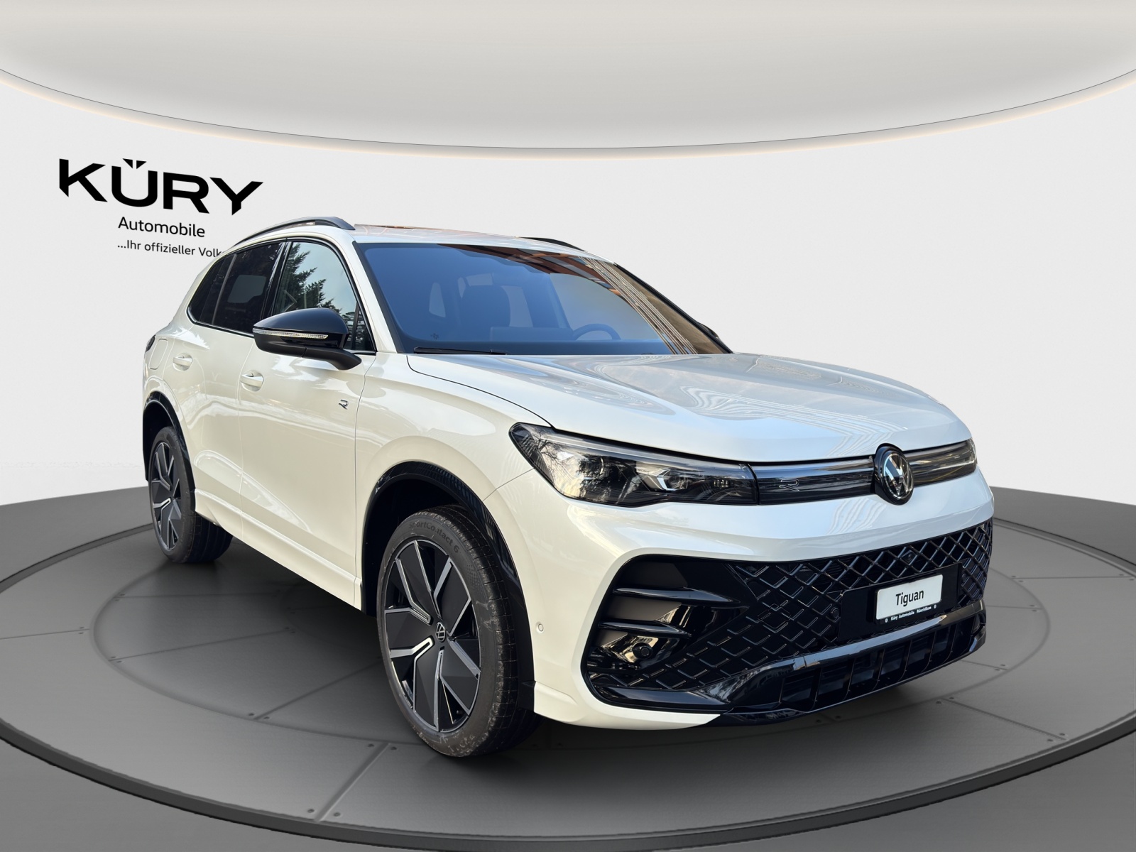 VW Tiguan 2.0 TSI DSG R-Line 4Motion-image-2