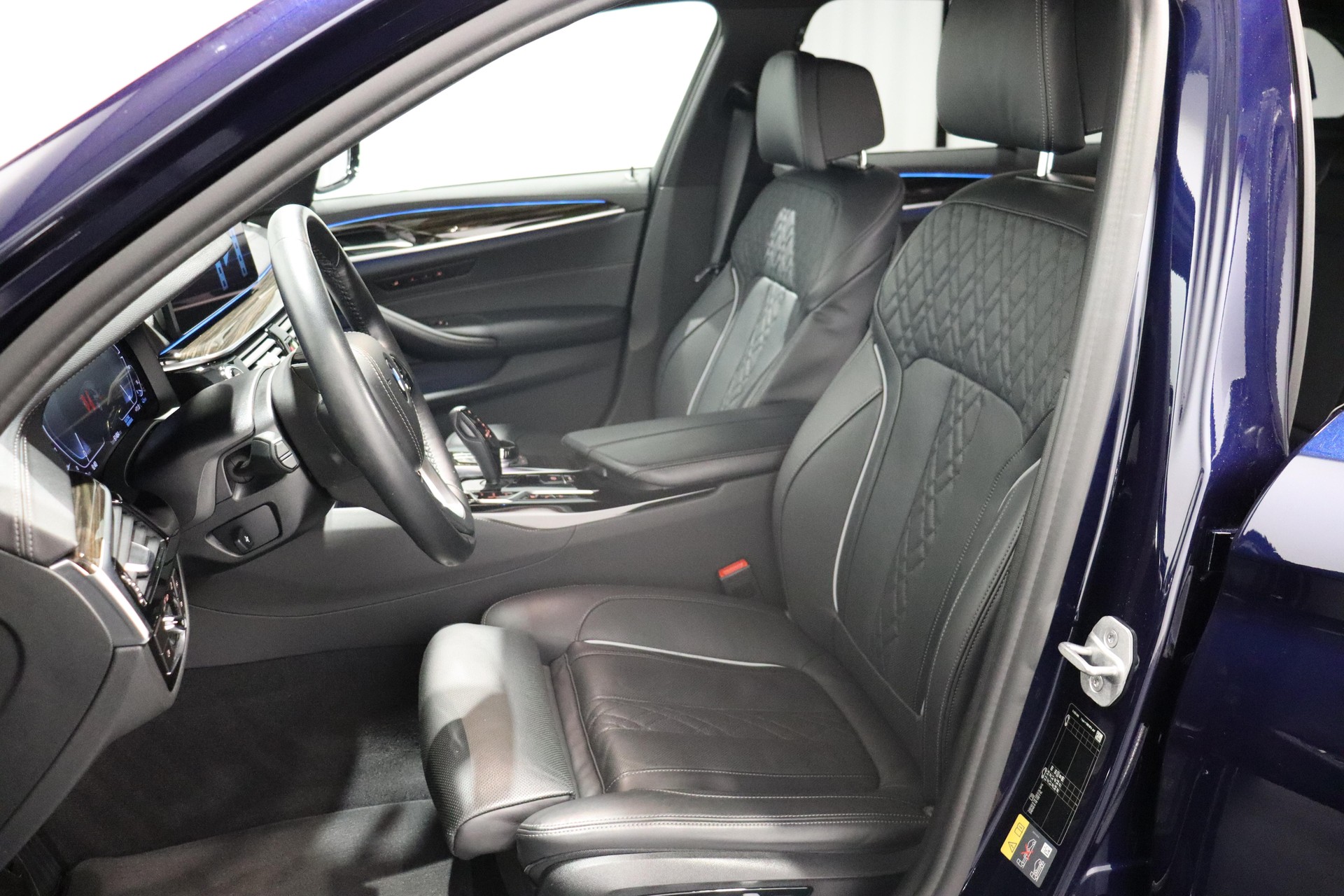 BMW 530e xDrive Touring-image-7