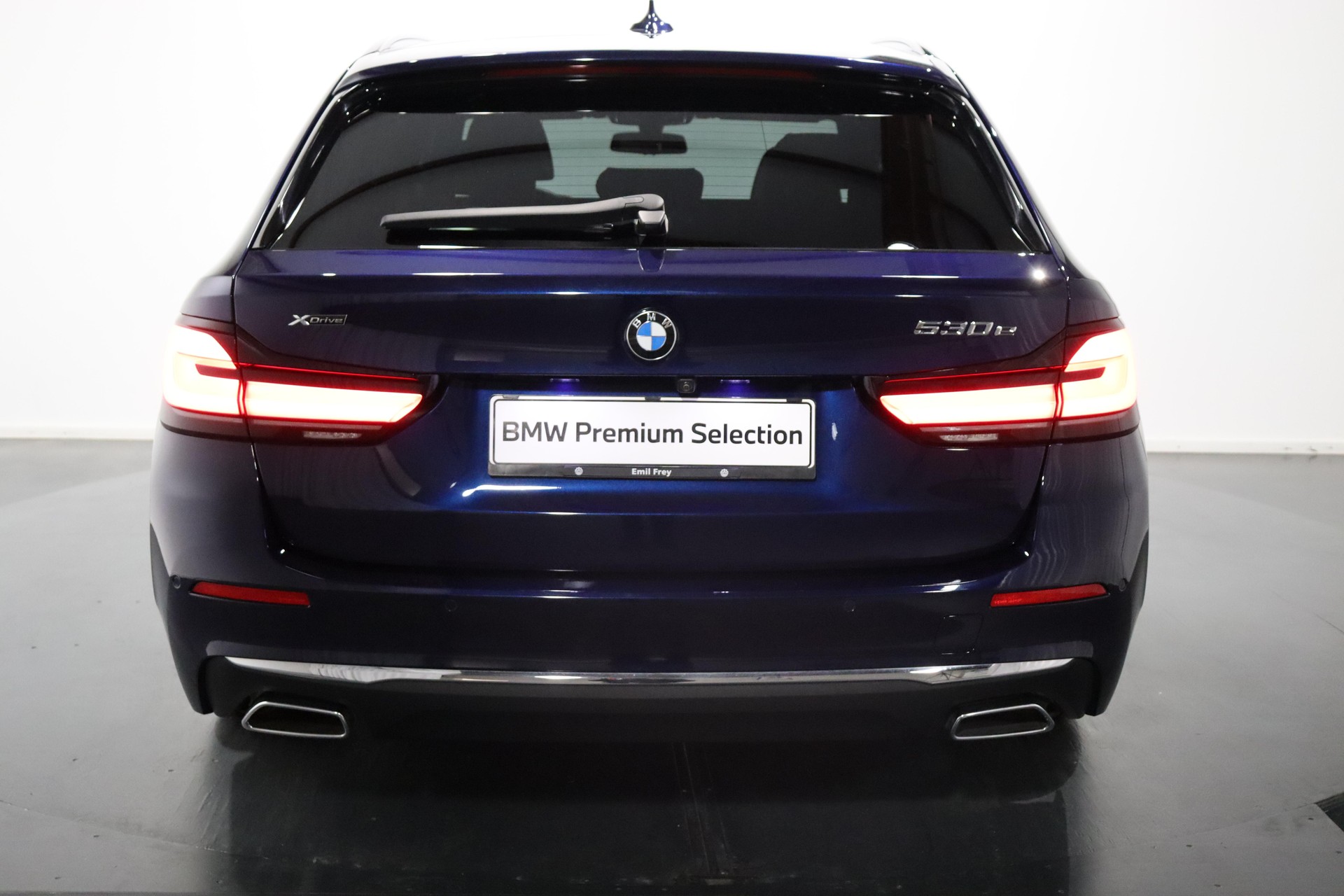 BMW 530e xDrive Touring-image-3