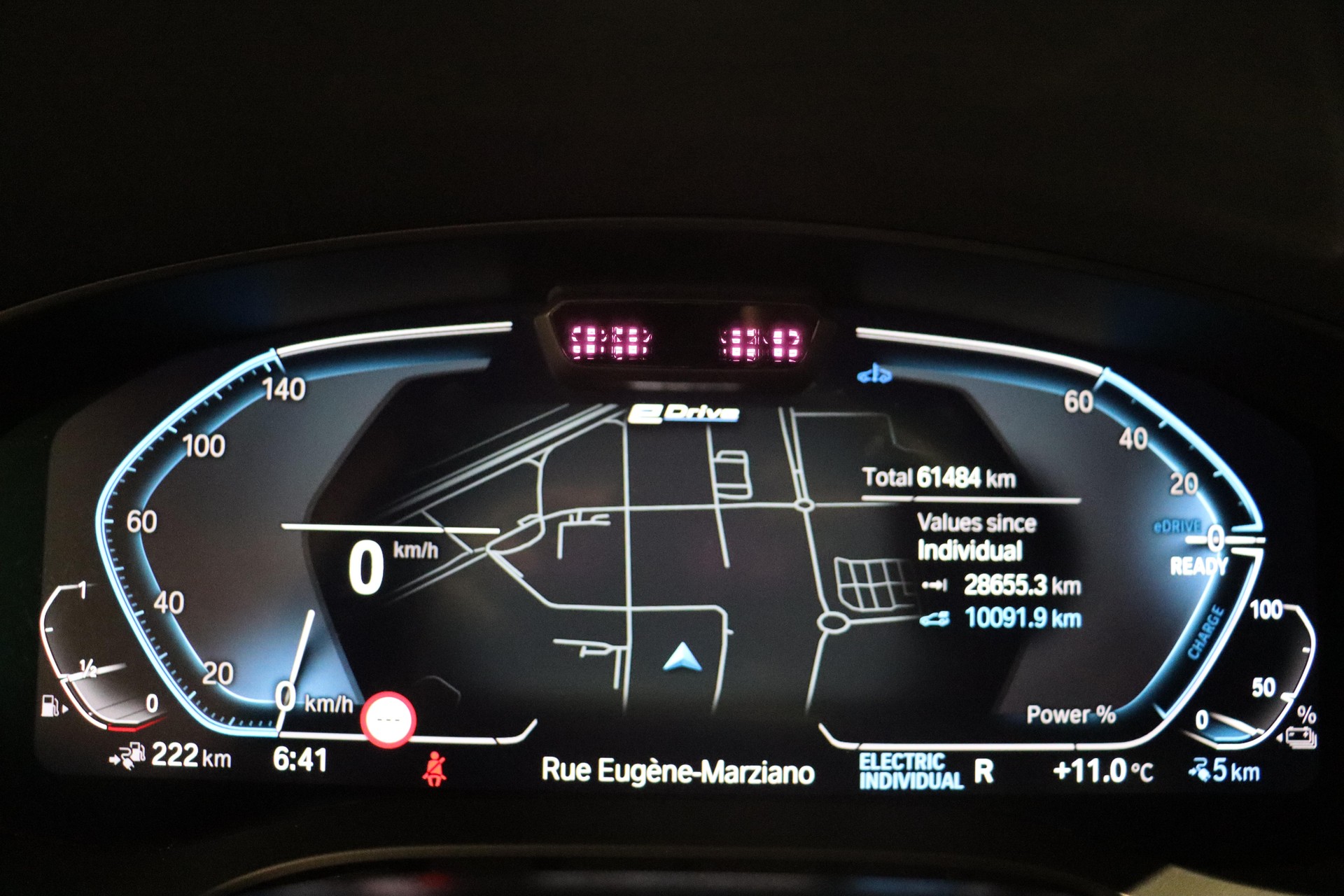 BMW 530e xDrive Touring-image-11