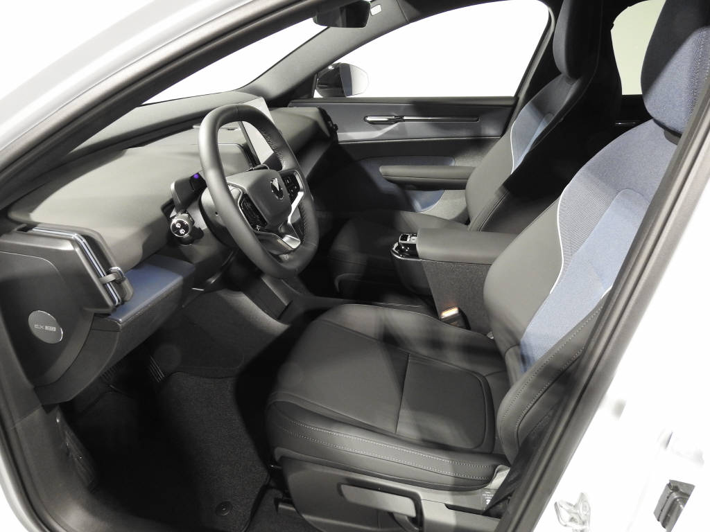VOLVO EX 30 E60 Core-image-9