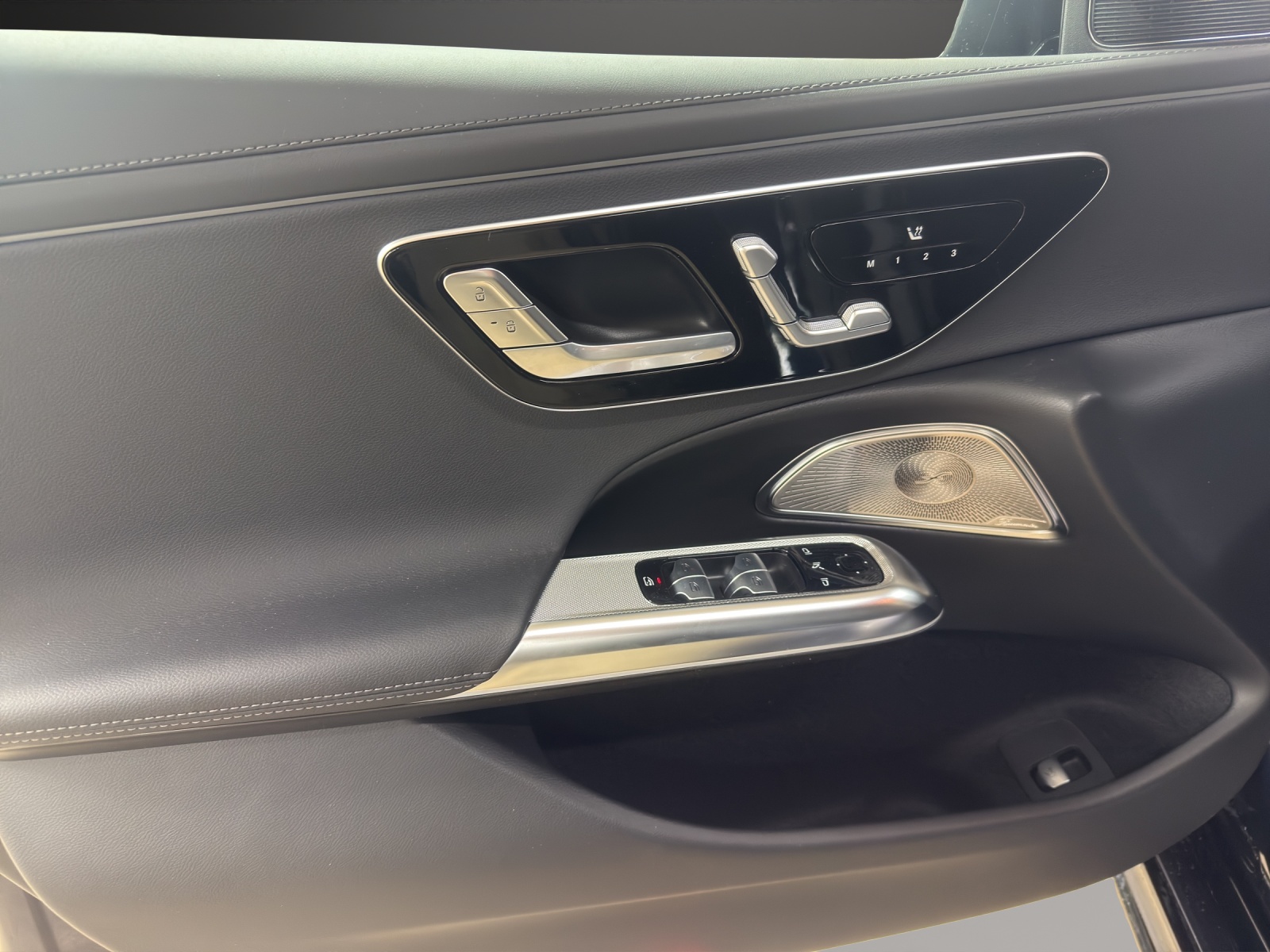 MERCEDES-BENZ E 220 d T 4Matic 9G-Tronic-image-12