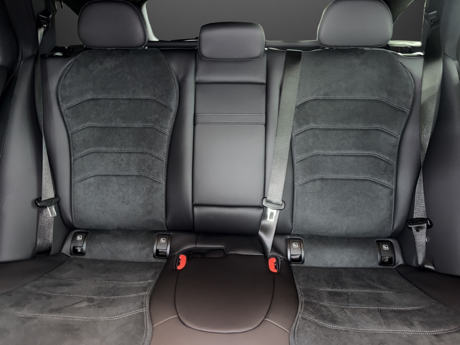 MERCEDES-BENZ E 220 d T 4Matic 9G-Tronic-image-14