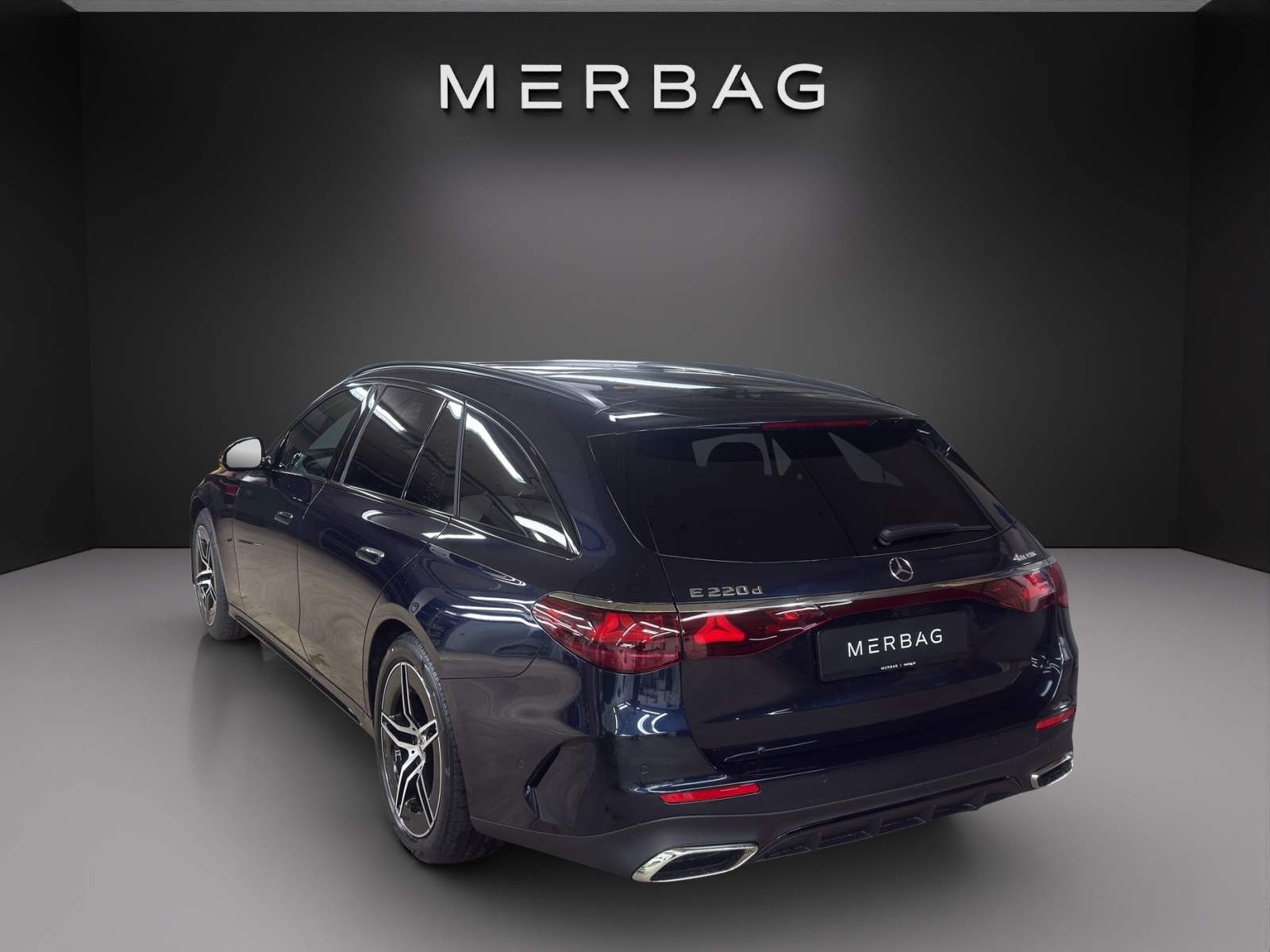 MERCEDES-BENZ E 220 d T 4Matic 9G-Tronic-image-2