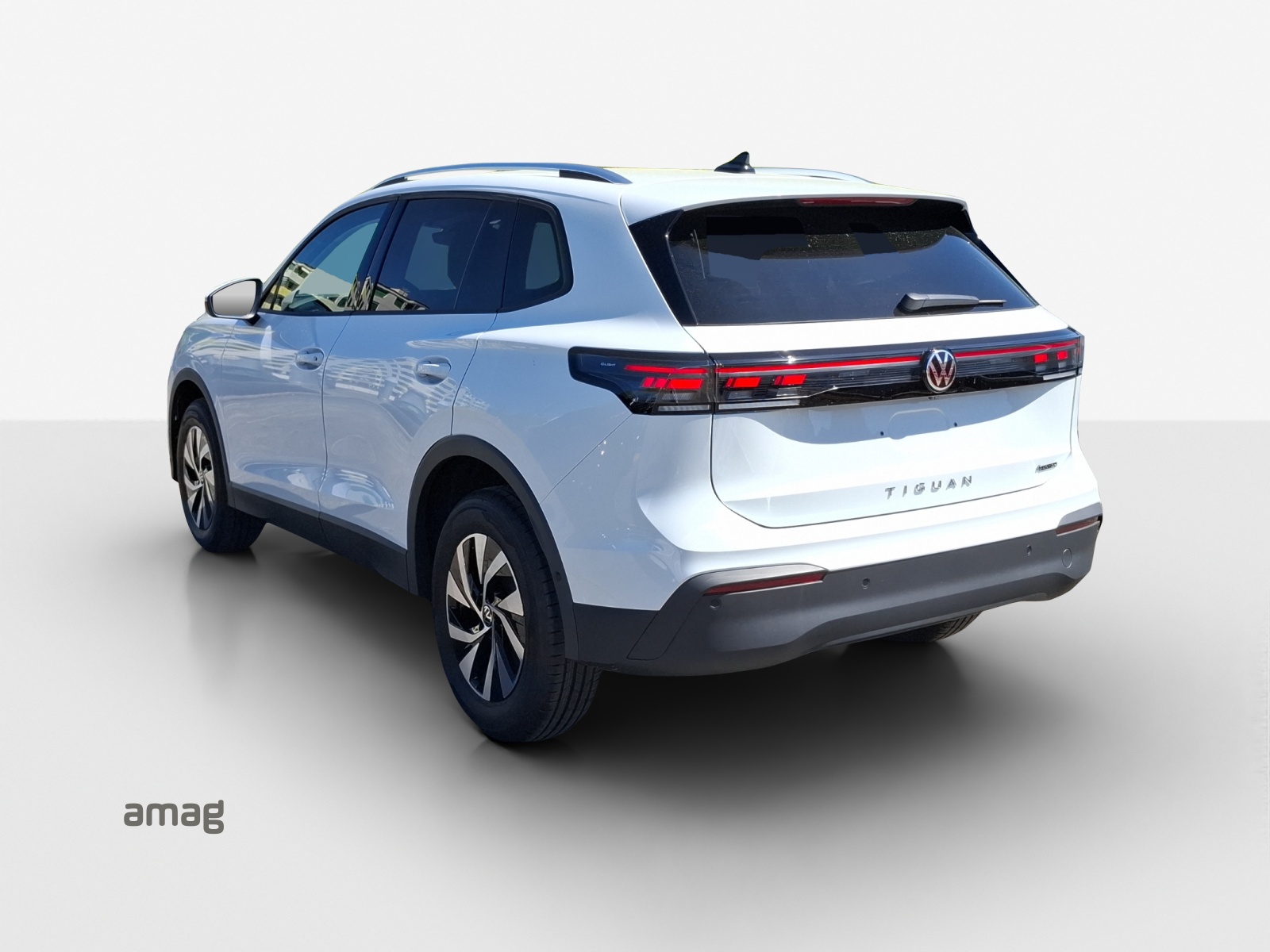 VW Tiguan 2.0 TSI DSG United 4Motion-image-2