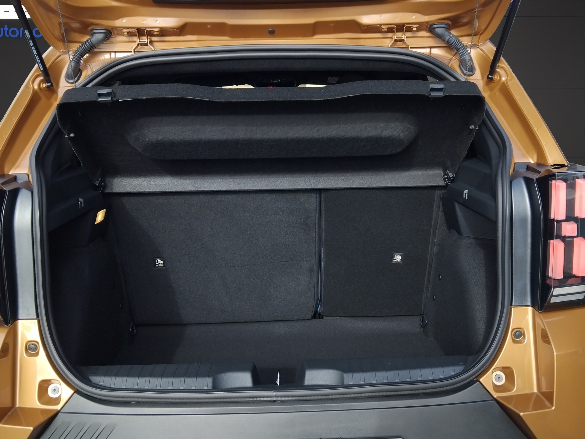 FIAT Grande Panda MHEV La Prima-image-10