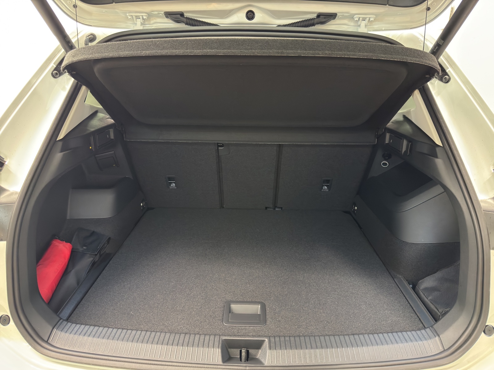 VW Tiguan 2.0 TDI SCR Elegance DSG 4motion-image-10