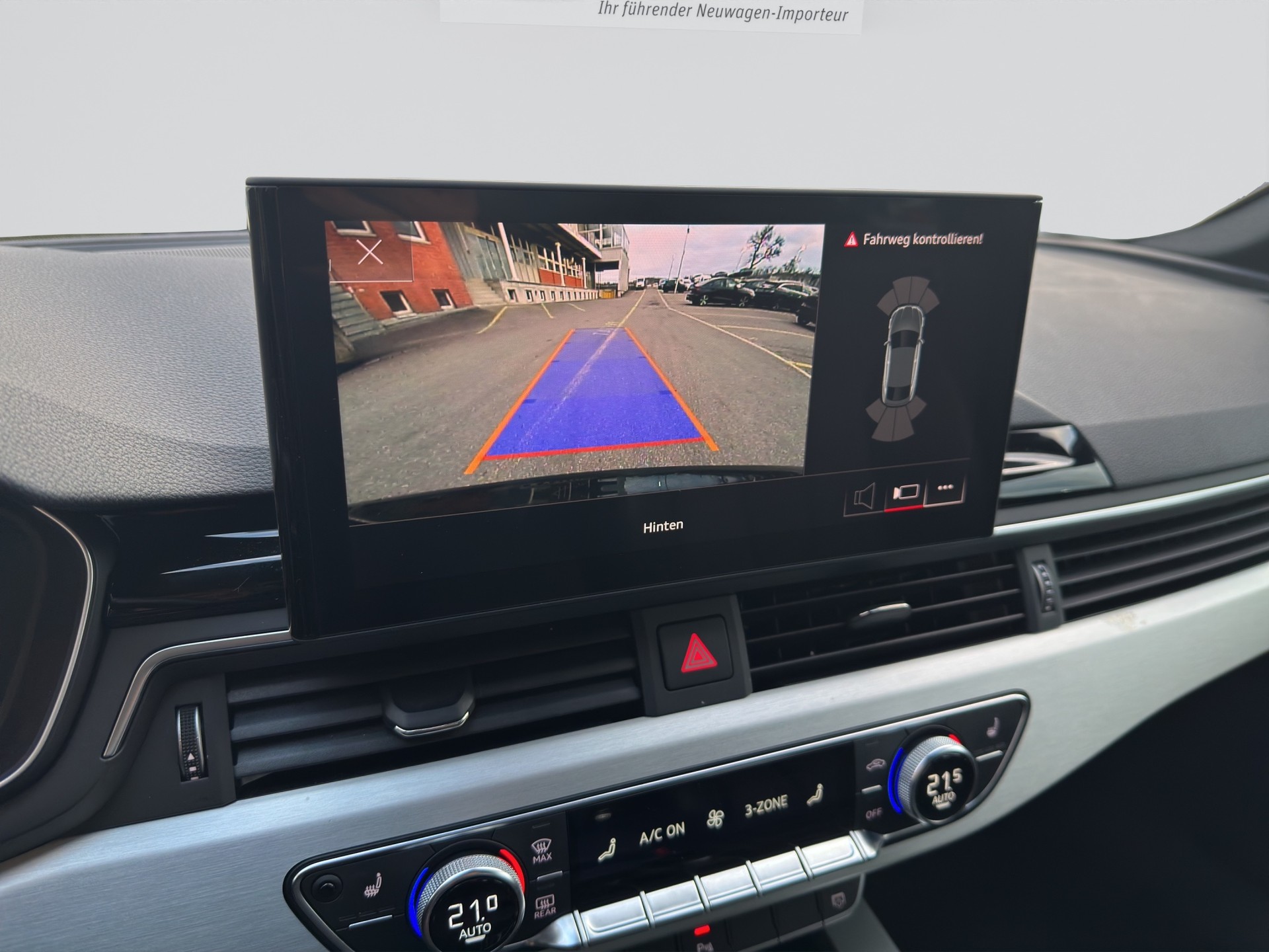 AUDI A5 Sportback 40 TFSI S-tronic S-Line-image-12