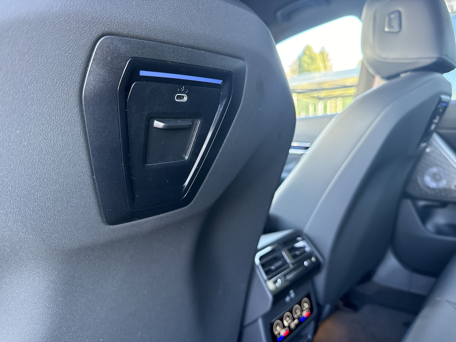 BMW i5 M60 Touring M Sport Pro-image-22
