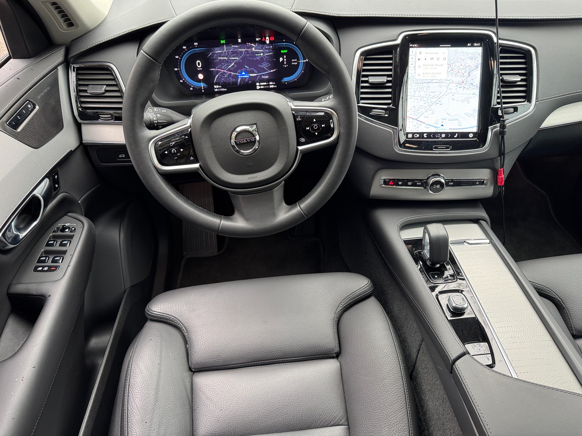 VOLVO XC90 T8 eAWD PluginHybrid Plus Dark Geartronic-image-1
