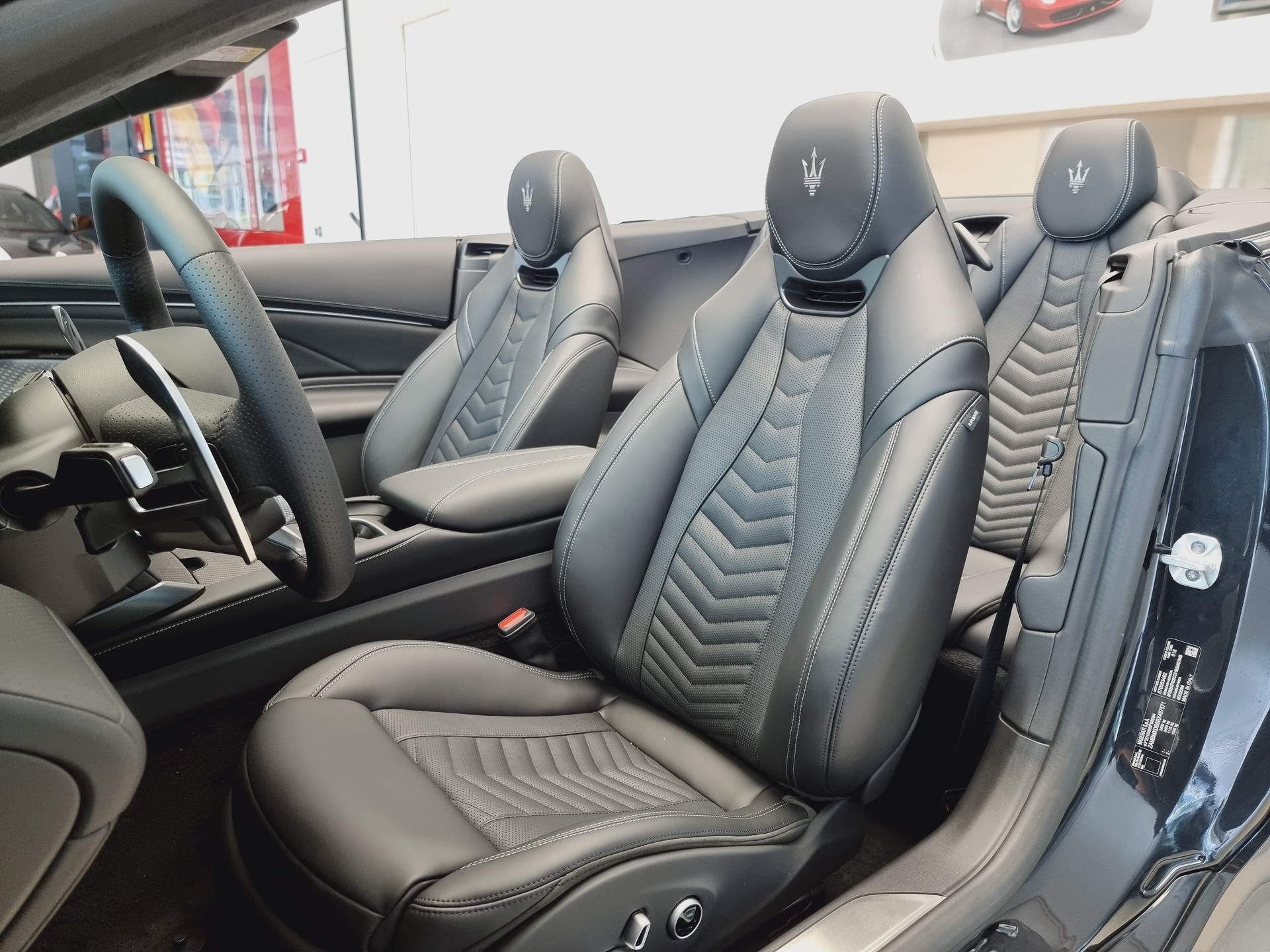 MASERATI GranCabrio Trofeo-image-9