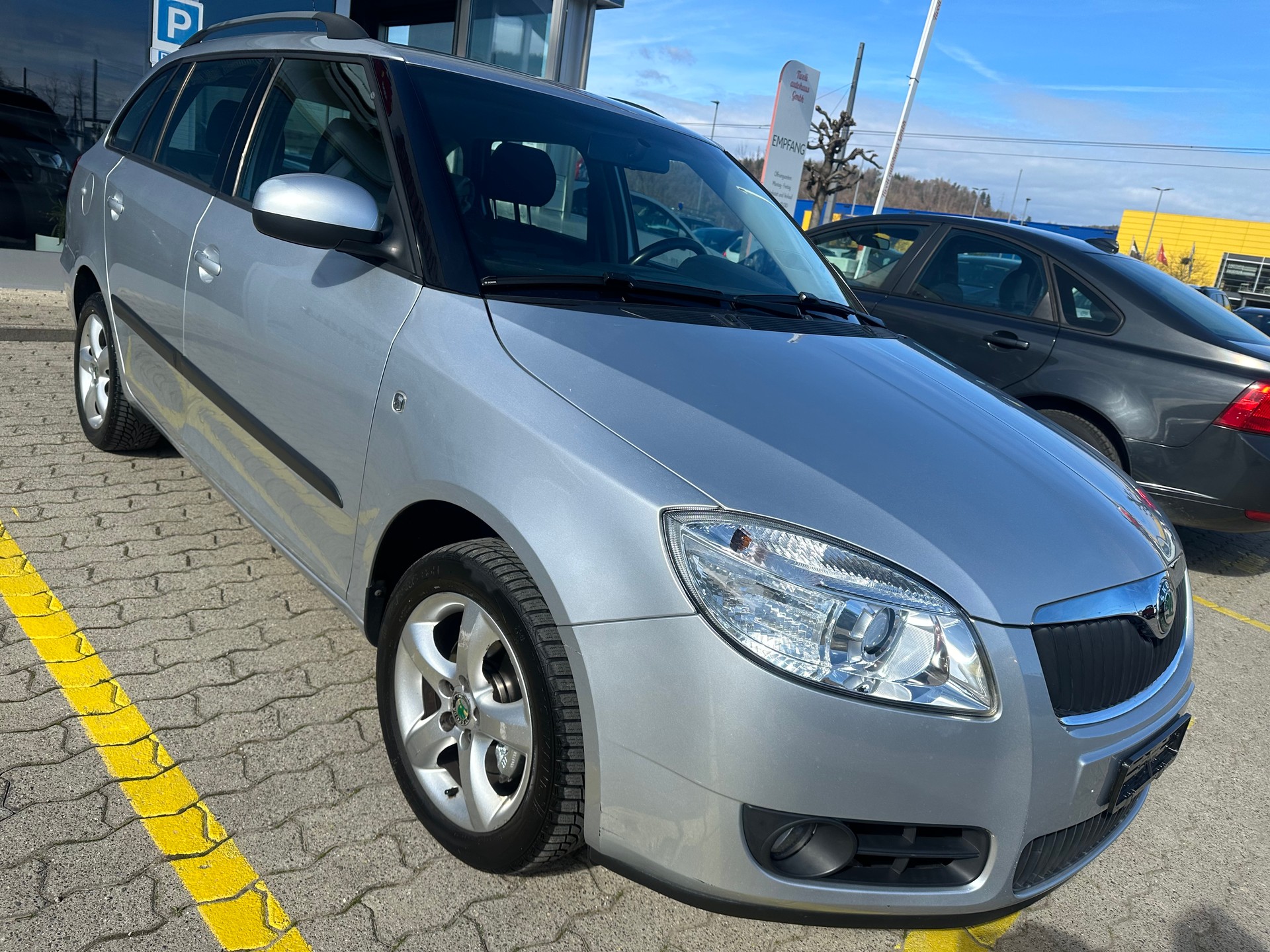 SKODA Fabia 1.6 Elegance Tiptronic-image-1