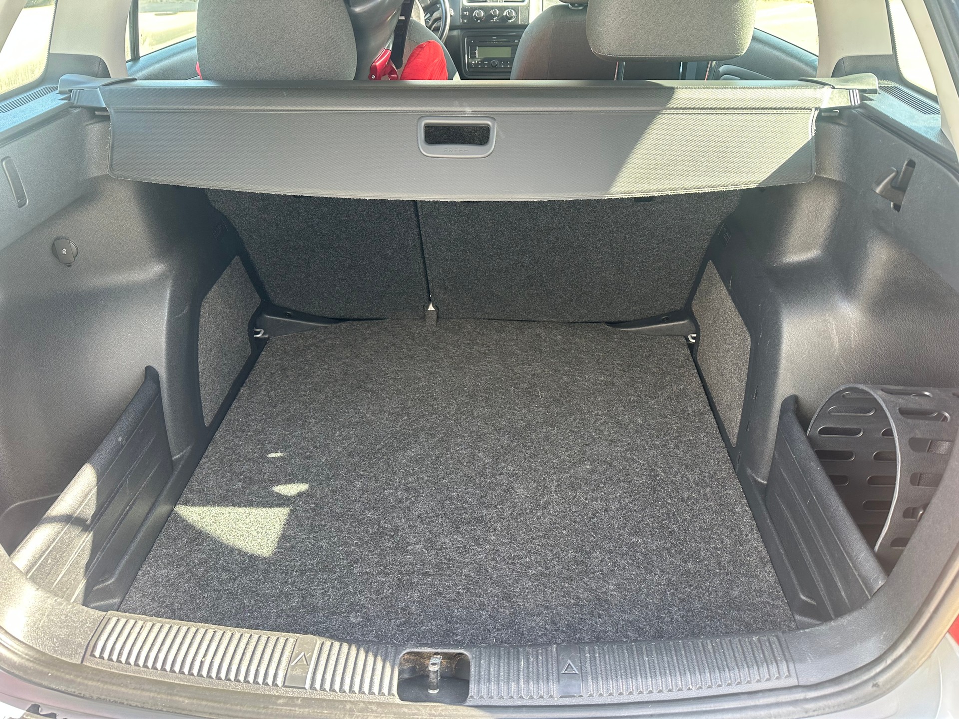 SKODA Fabia 1.6 Elegance Tiptronic-image-9