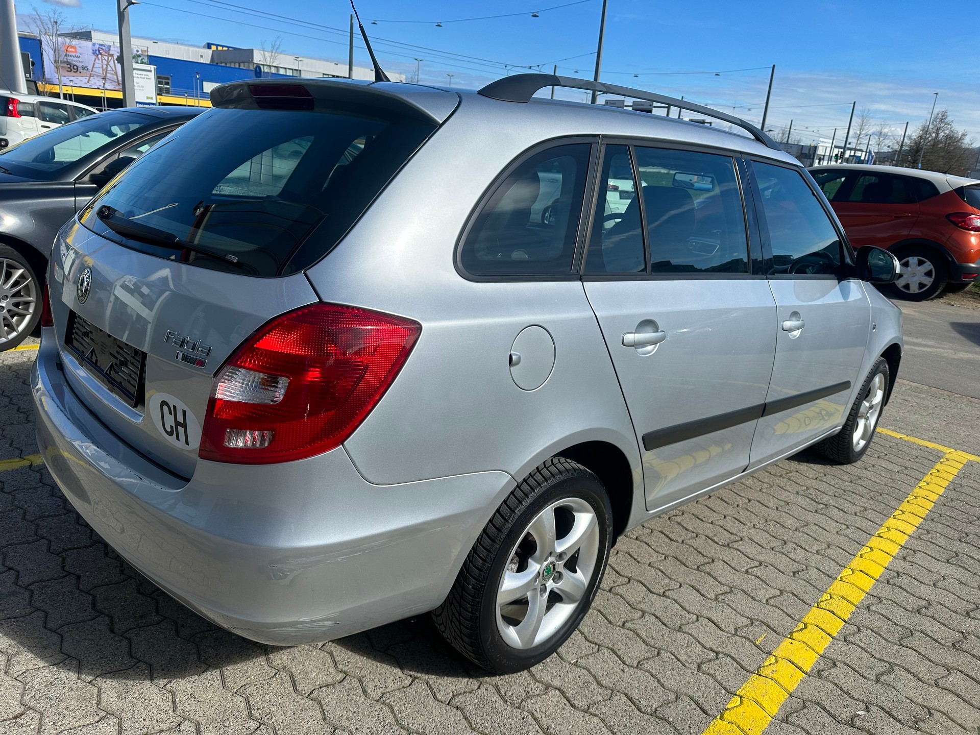 SKODA Fabia 1.6 Elegance Tiptronic-image-2