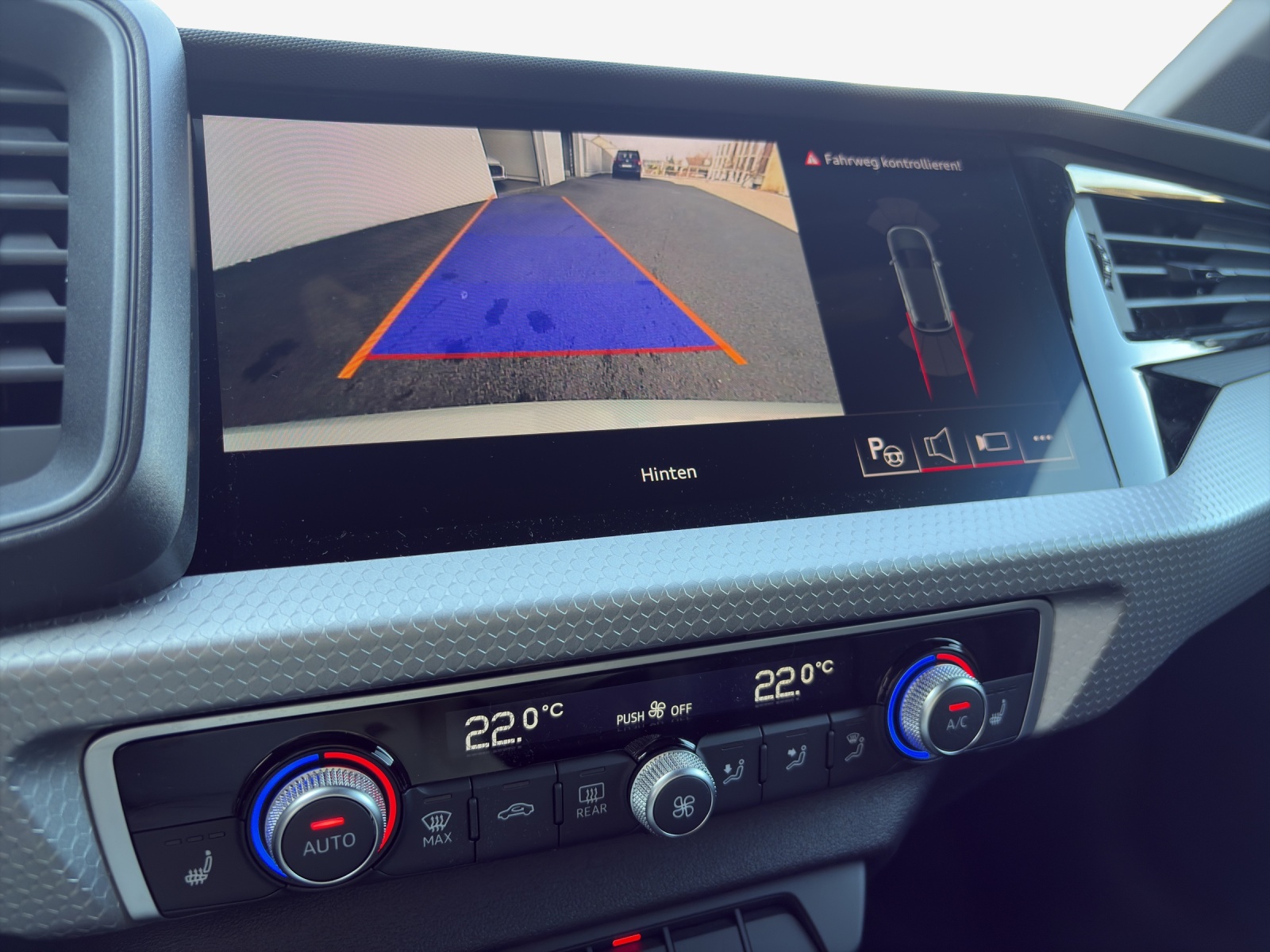 AUDI A1 Sportback 40 TFSI S Line S-tronic-image-10