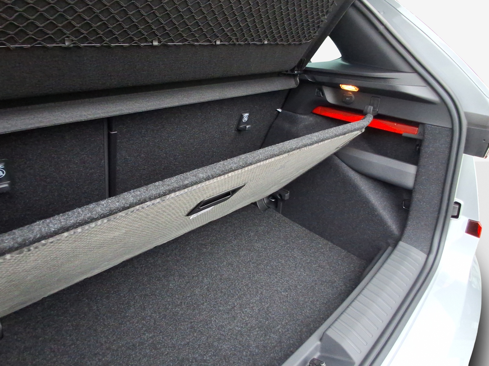 SKODA Kamiq 1.5 TSI Dynamic DSG-image-13
