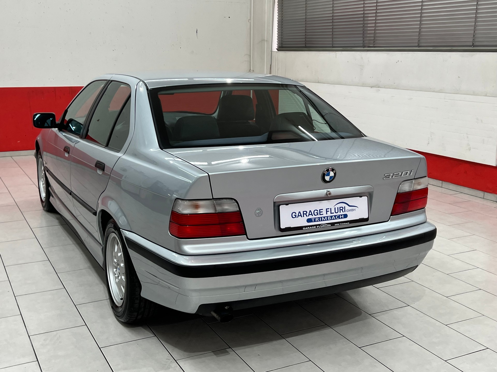 BMW 320i A Exclusiv Edition-image-7