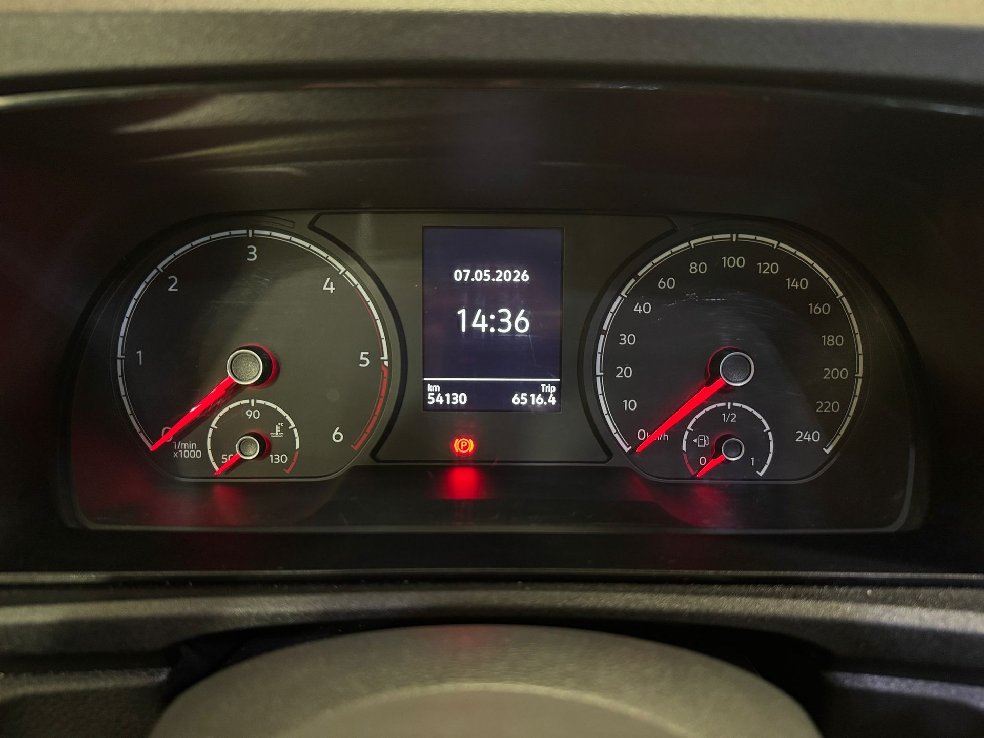 VW Caddy Maxi 2.0 TDI-image-7