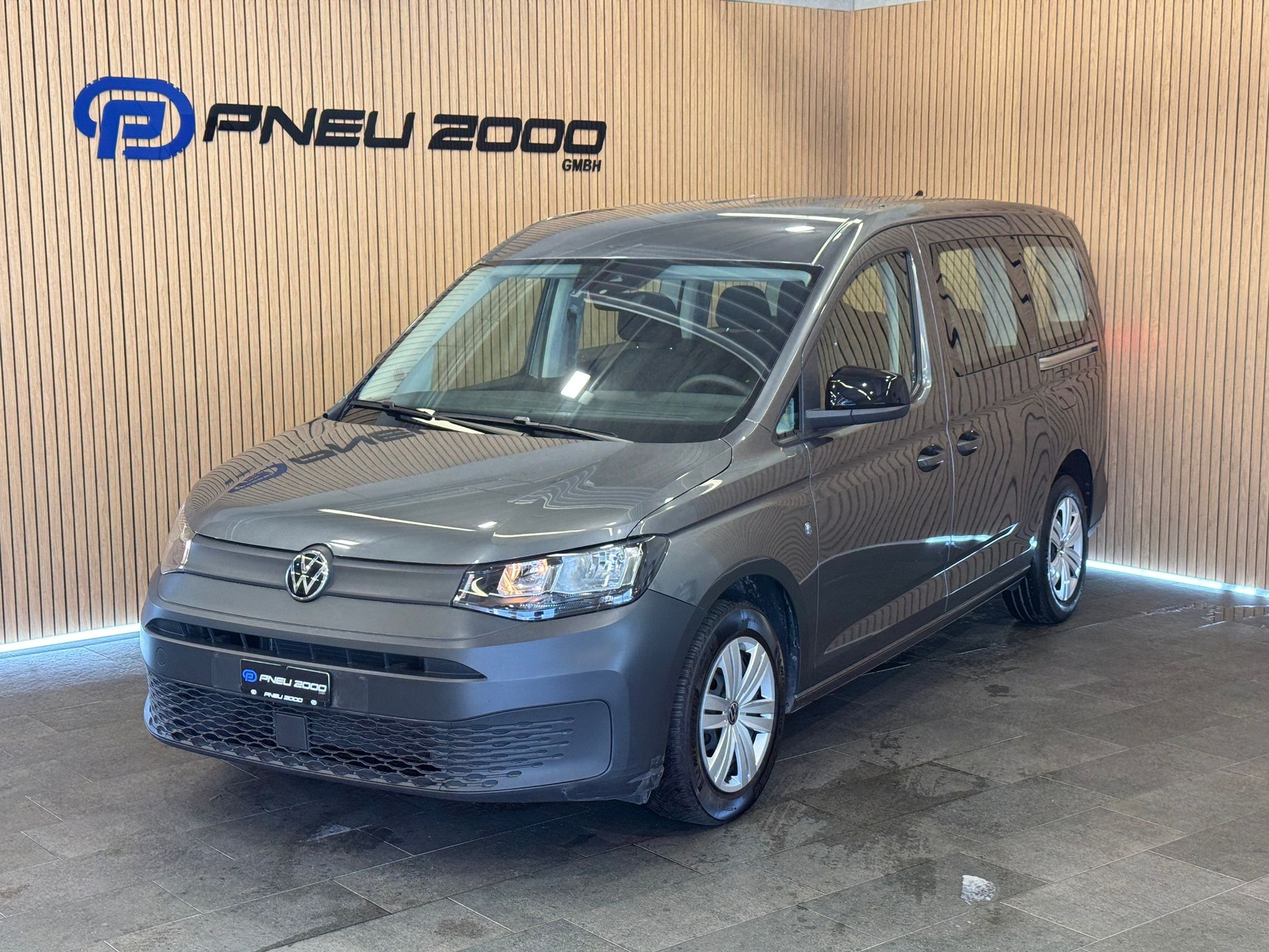VW Caddy Maxi 2.0 TDI-image-0
