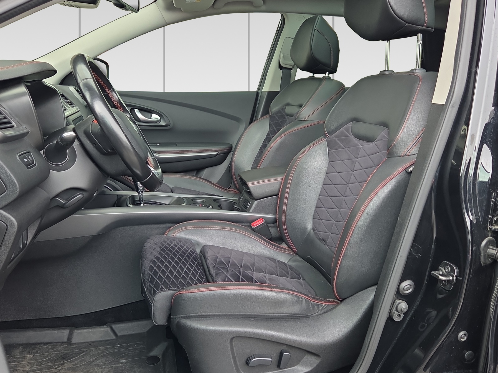 RENAULT Kadjar 1.3 16V Turbo Black Edition EDC-image-5