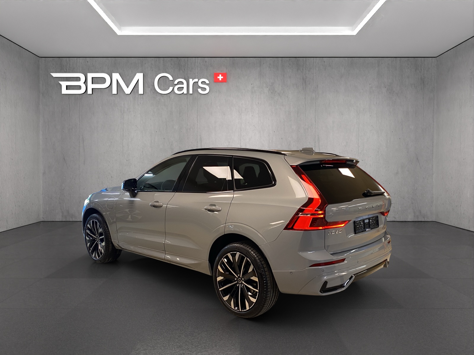VOLVO XC60 T6 eAWD PluginHybrid Plus Dark Geartronic-image-5