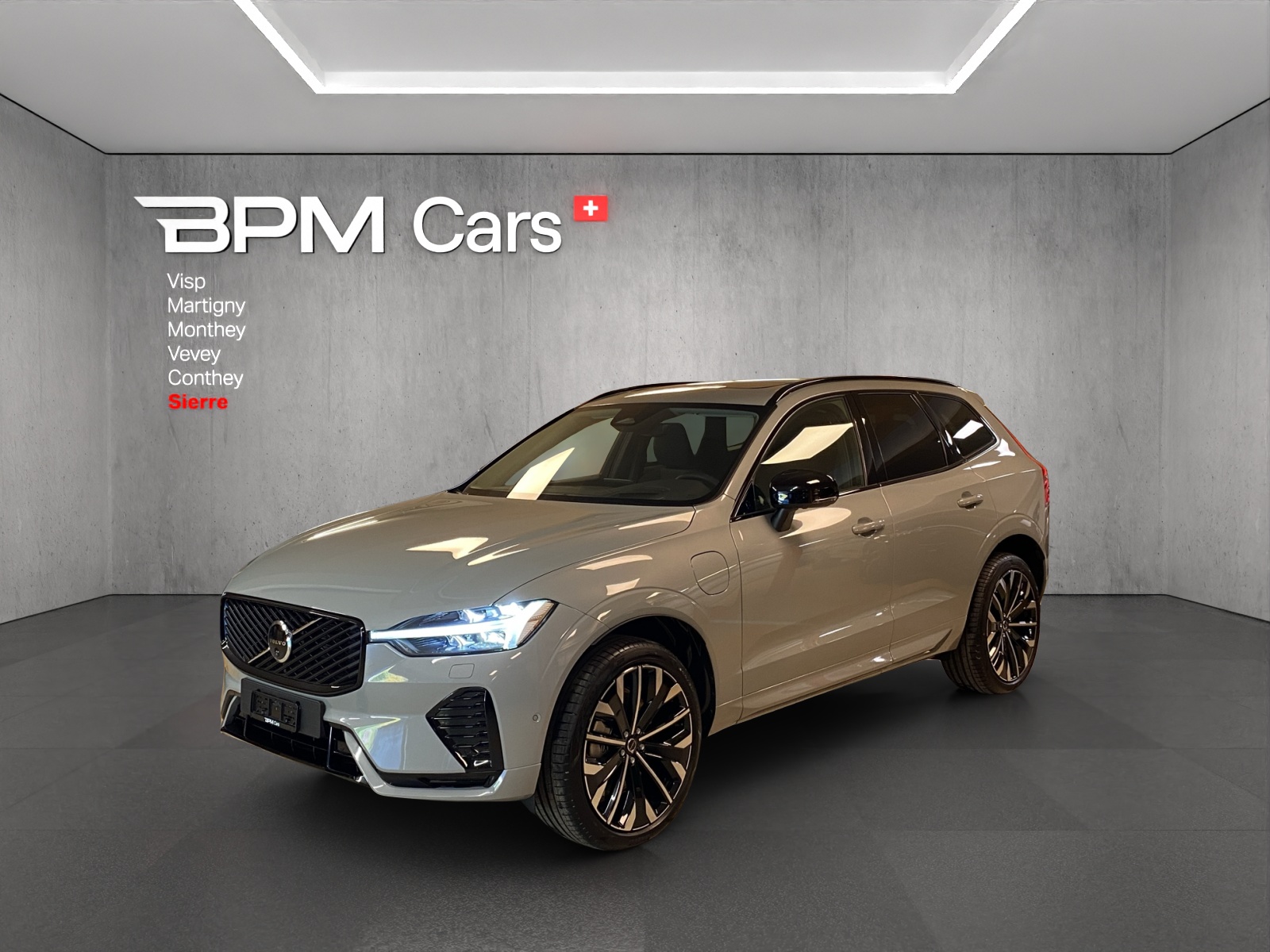 VOLVO XC60 T6 eAWD PluginHybrid Plus Dark Geartronic-image-0