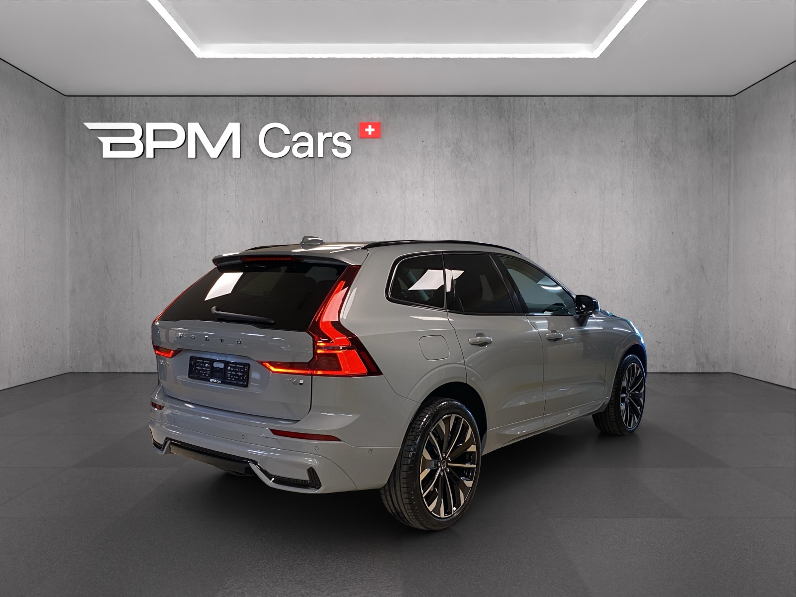VOLVO XC60 T6 eAWD PluginHybrid Plus Dark Geartronic-image-1