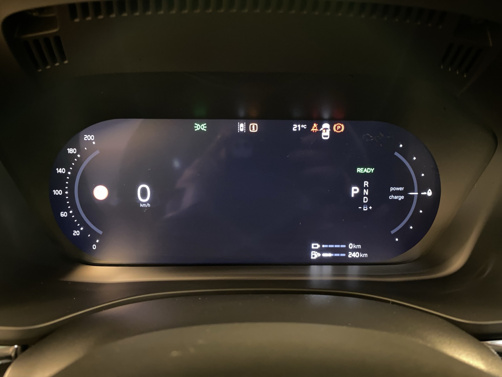 VOLVO XC60 T6 eAWD PluginHybrid Plus Dark Geartronic-image-15