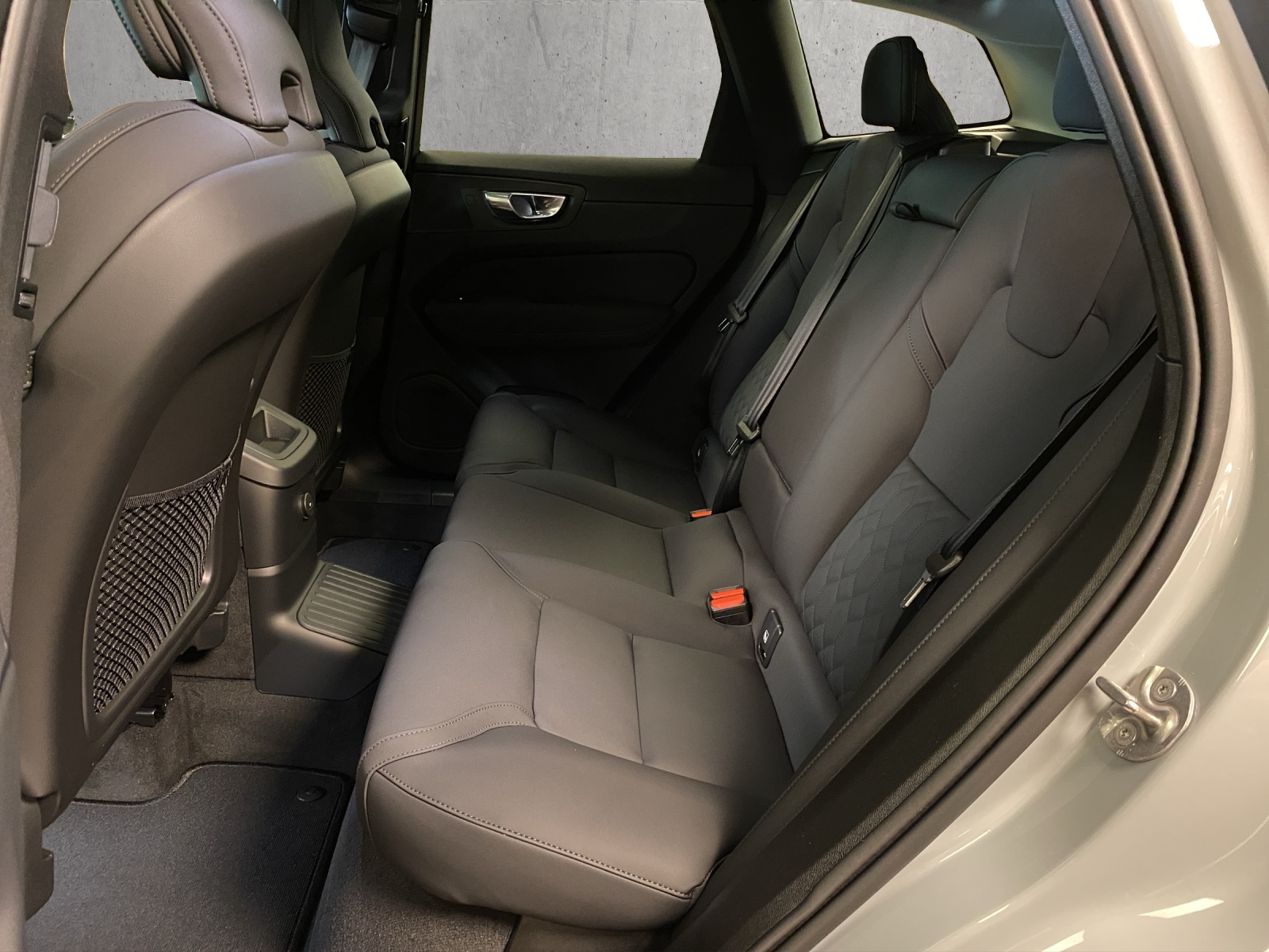 VOLVO XC60 T6 eAWD PluginHybrid Plus Dark Geartronic-image-12