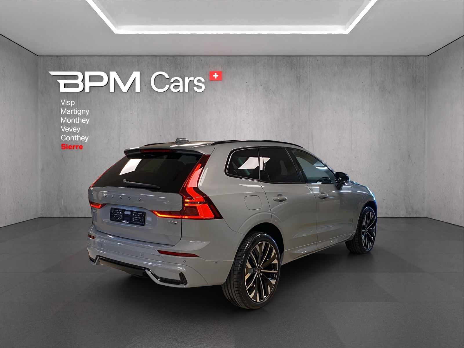 VOLVO XC60 T6 eAWD PluginHybrid Plus Dark Geartronic-image-1
