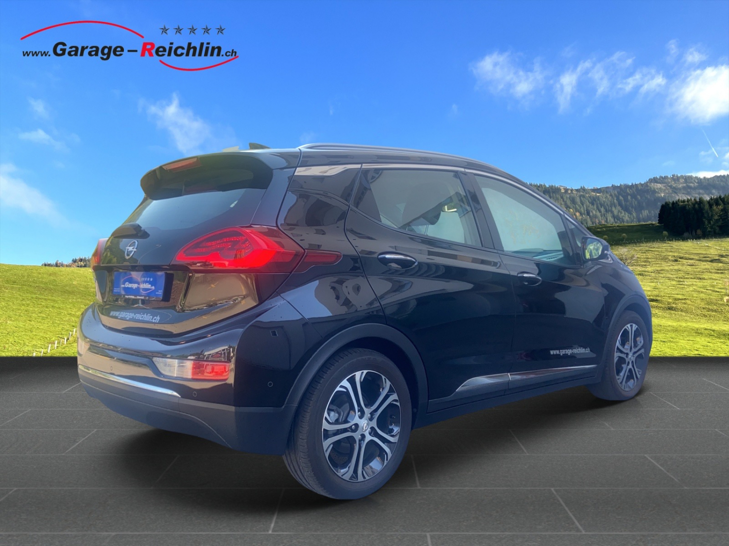 OPEL Ampera-e Electric-showroom-element-3