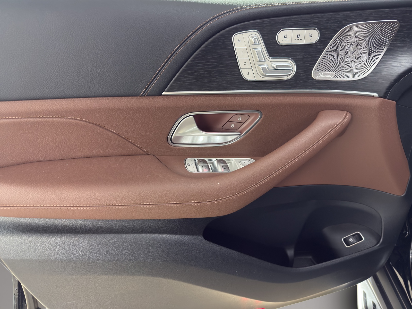 MERCEDES-BENZ GLS 450 d 4MATIC-image-12