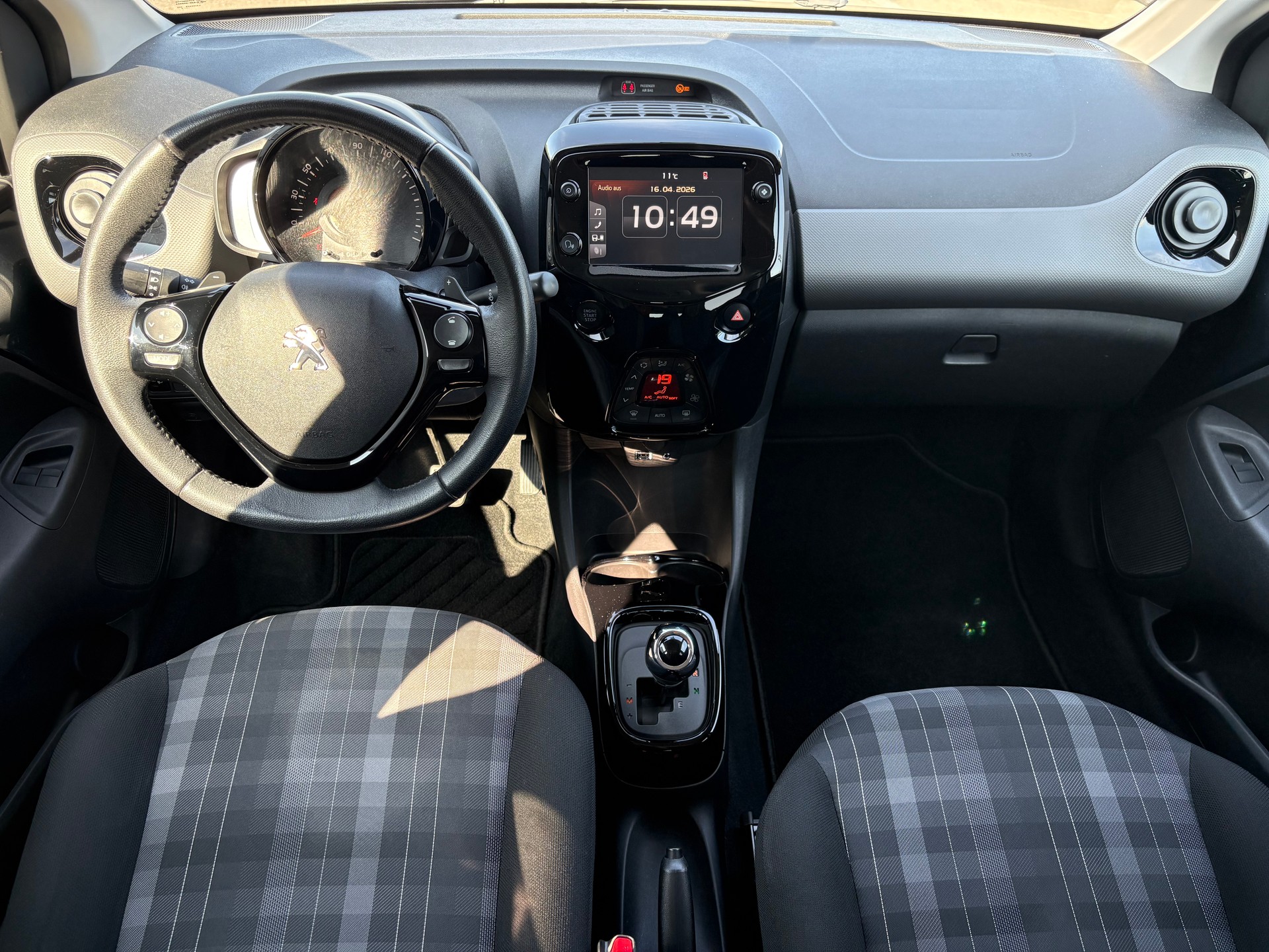 PEUGEOT 108 1.0 VTi Allure Top ETG-image-6