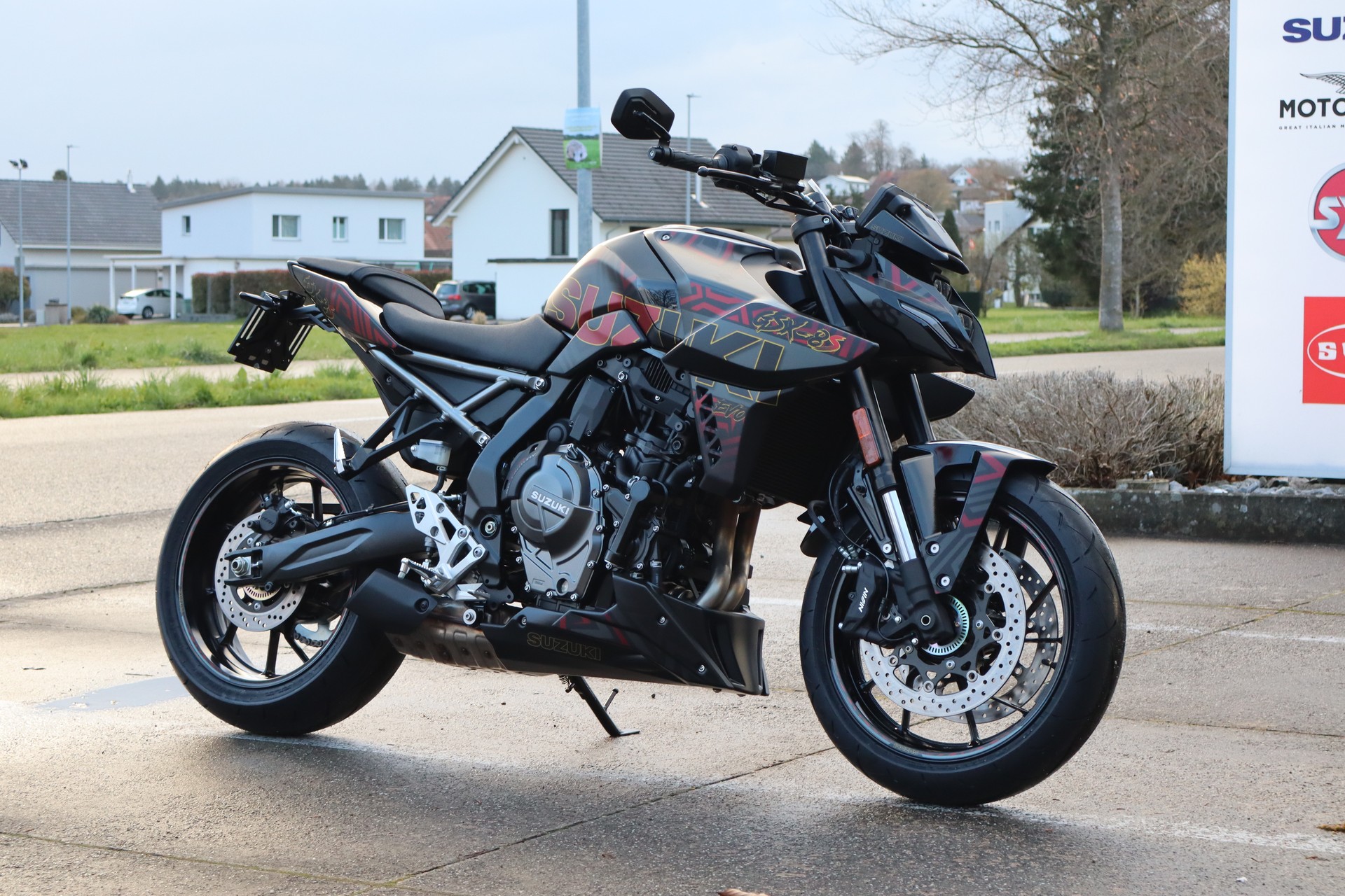 SUZUKI GSX 8 S BLACK EVO ABS / TCS À vendre