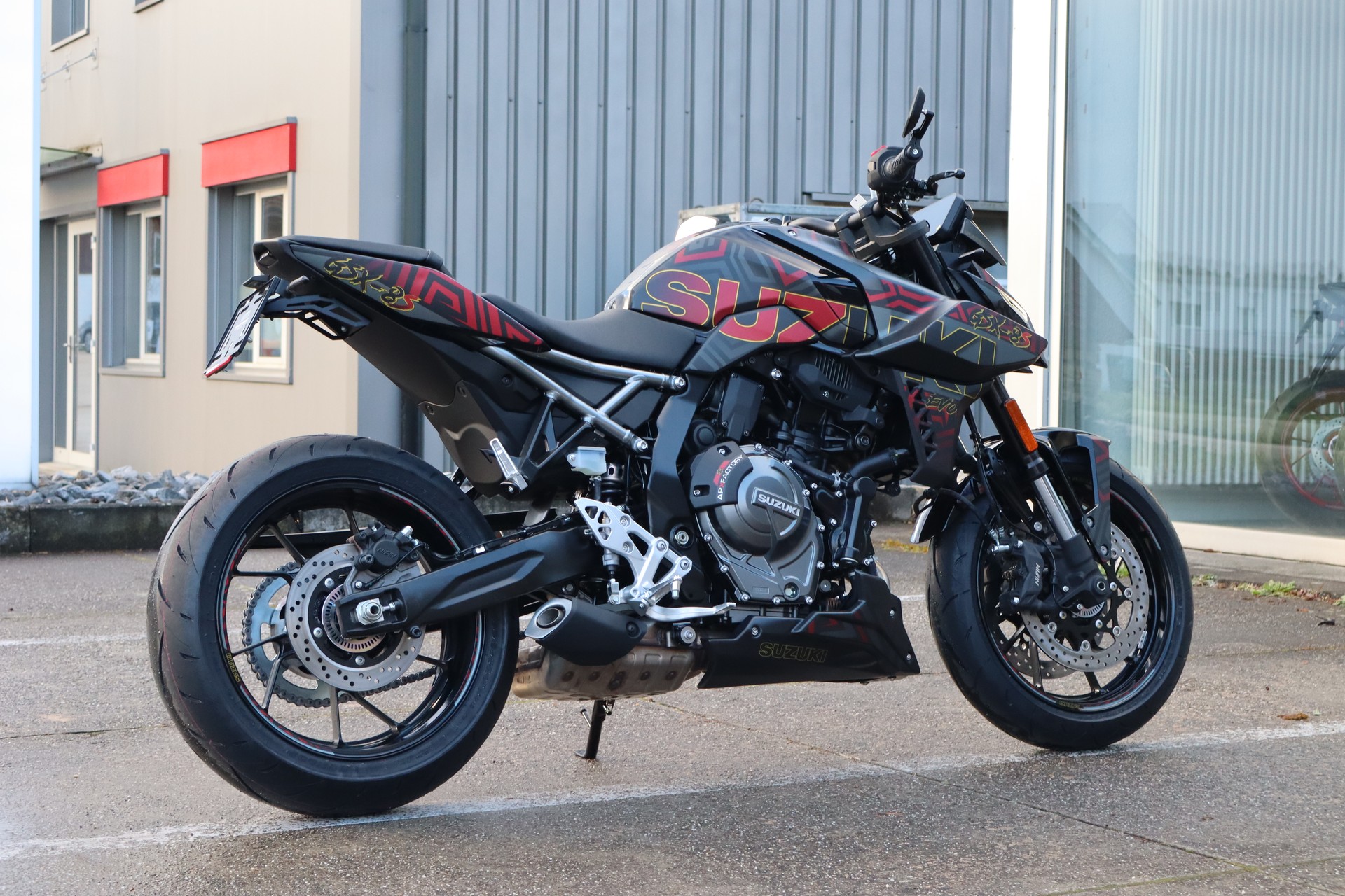 SUZUKI GSX 8 S BLACK EVO ABS / TCS-showroom-element-2