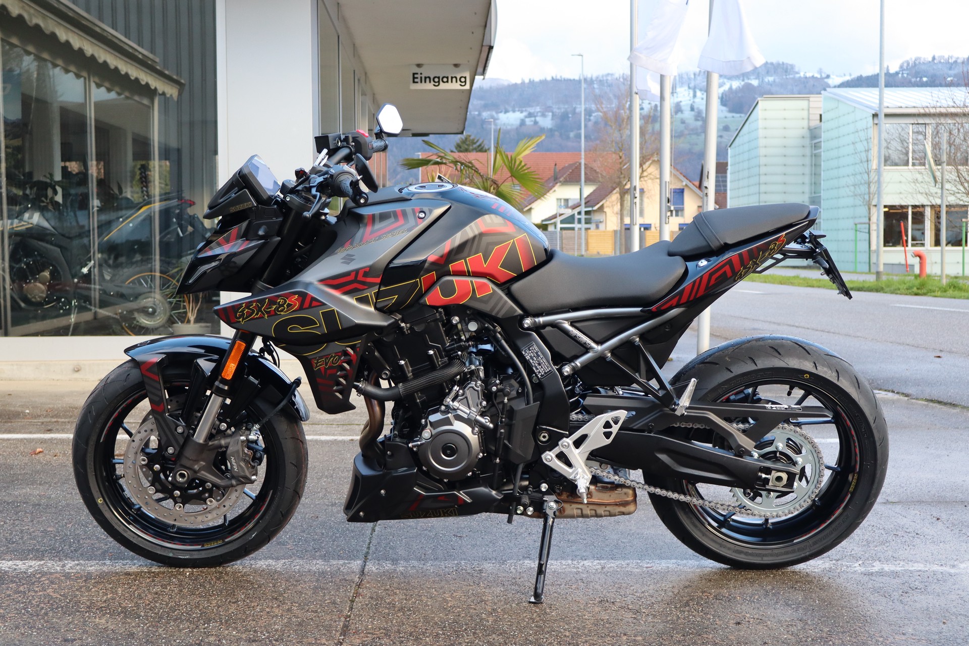 SUZUKI GSX 8 S BLACK EVO ABS / TCS-showroom-element-3