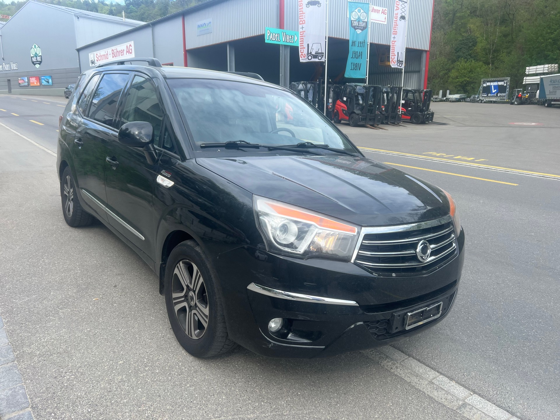 KGM-SsangYong Rodius SV200 e-XDi Sapphire 4WD E-Tronic-image-0