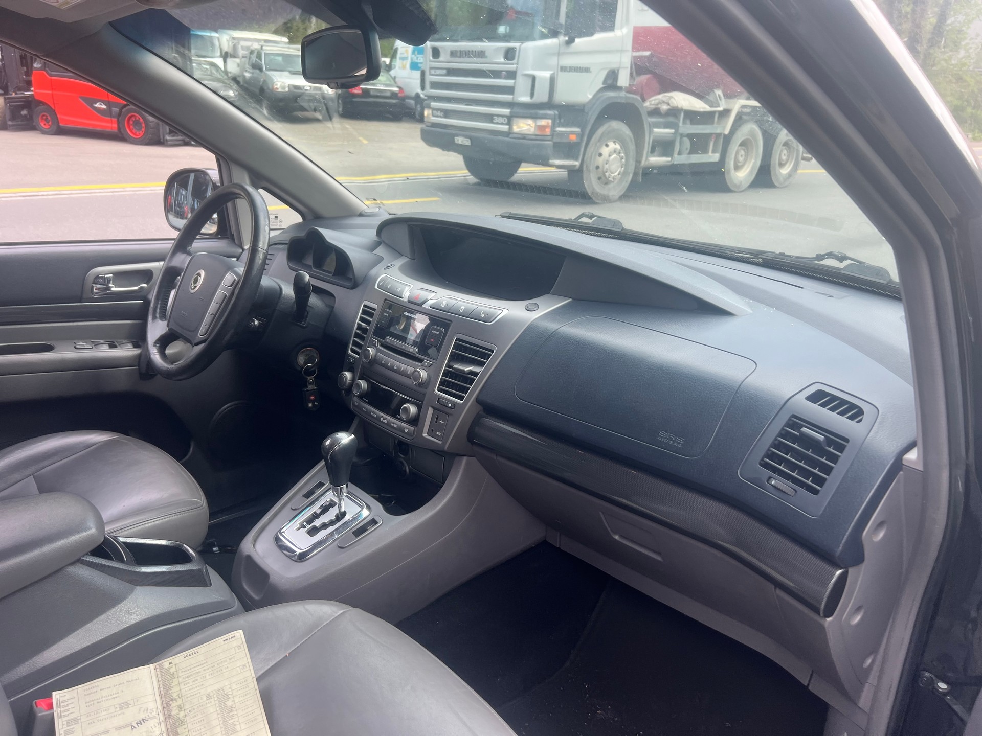 KGM-SsangYong Rodius SV200 e-XDi Sapphire 4WD E-Tronic-image-10