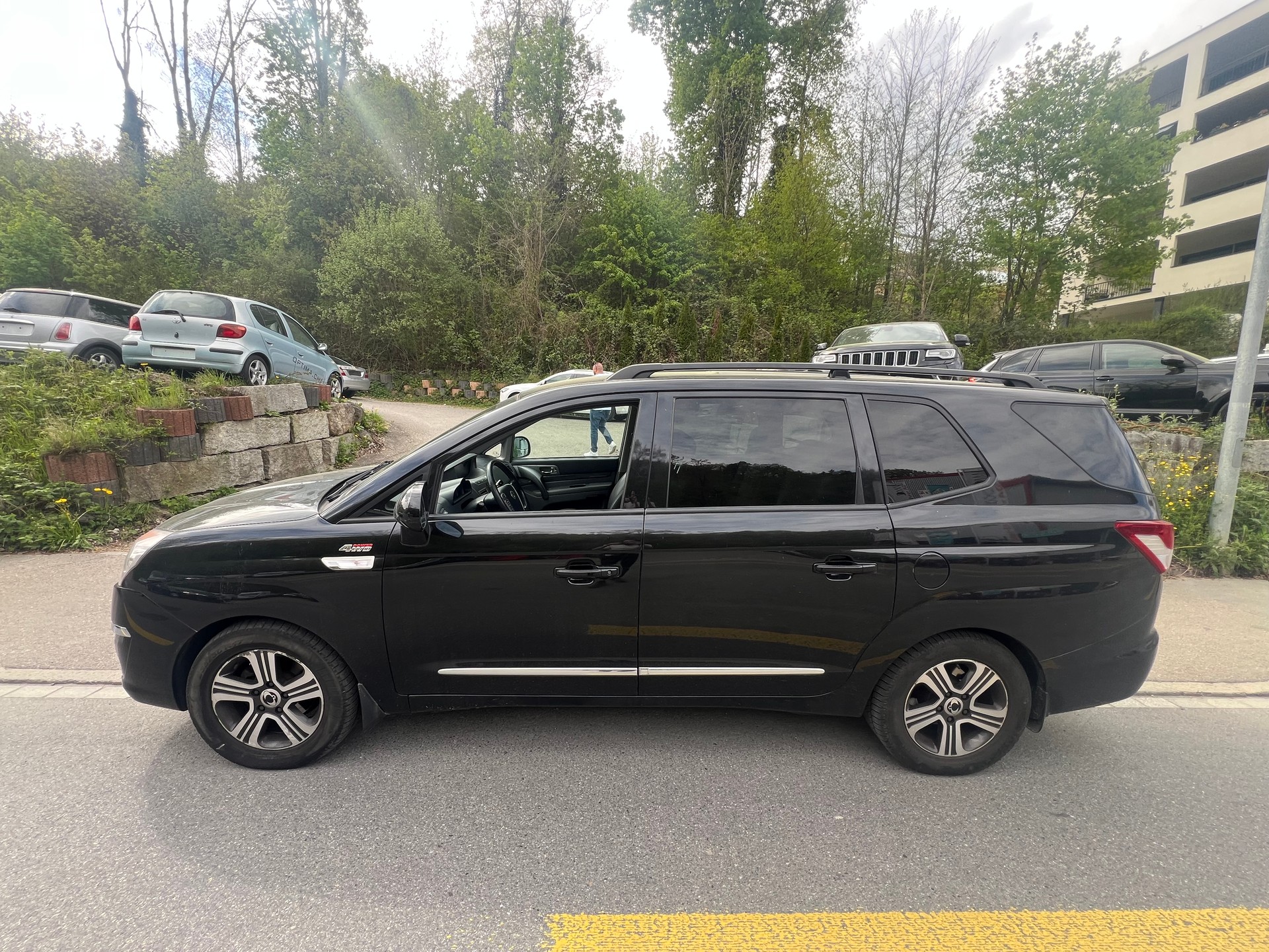 KGM-SsangYong Rodius SV200 e-XDi Sapphire 4WD E-Tronic-image-7