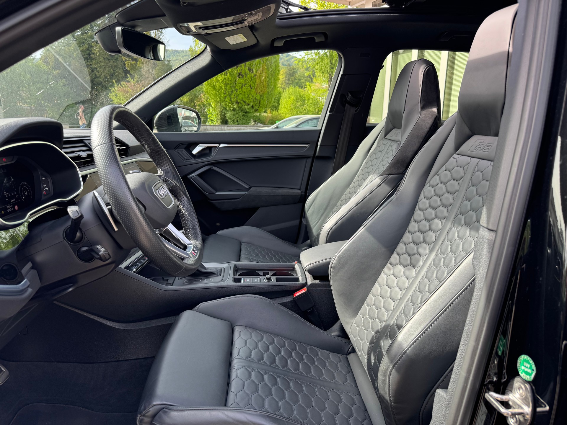 AUDI RS Q3 2.5 TFSI quattro S tronic-image-9