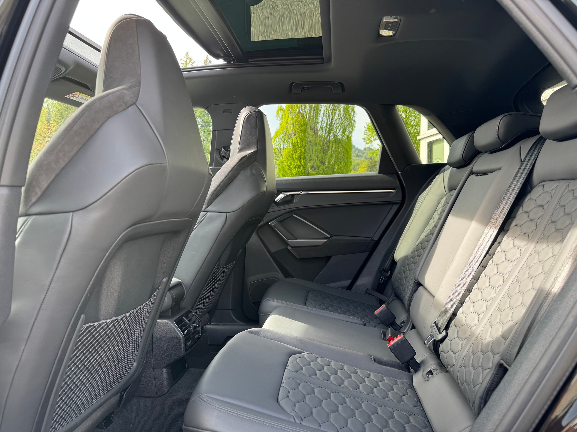 AUDI RS Q3 2.5 TFSI quattro S tronic-image-13