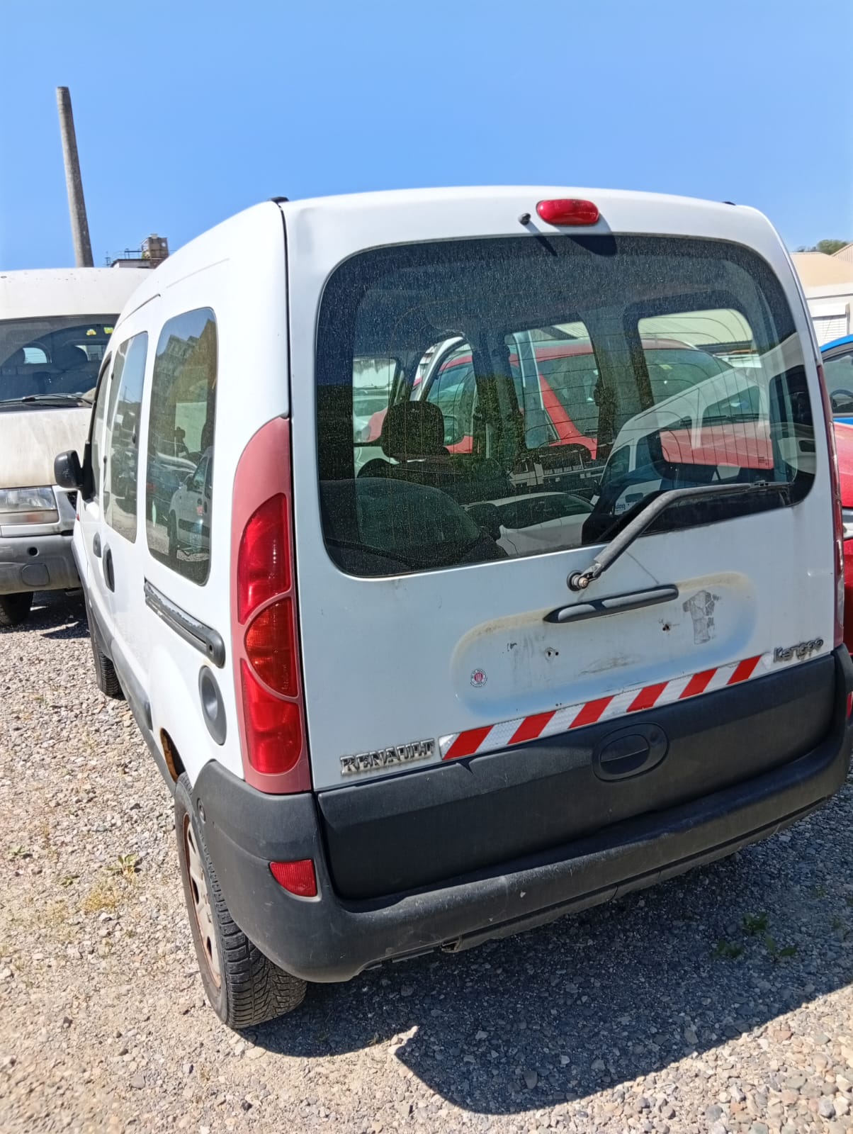 RENAULT Kangoo 1.6 16V Authentique 4X4-image-4