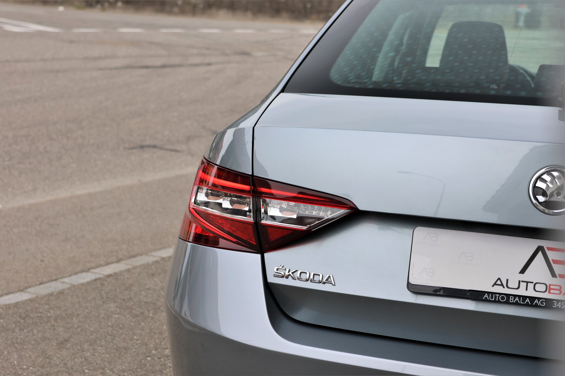 SKODA Superb 2.0 TSI Style 4x4 DSG (CH)-image-5
