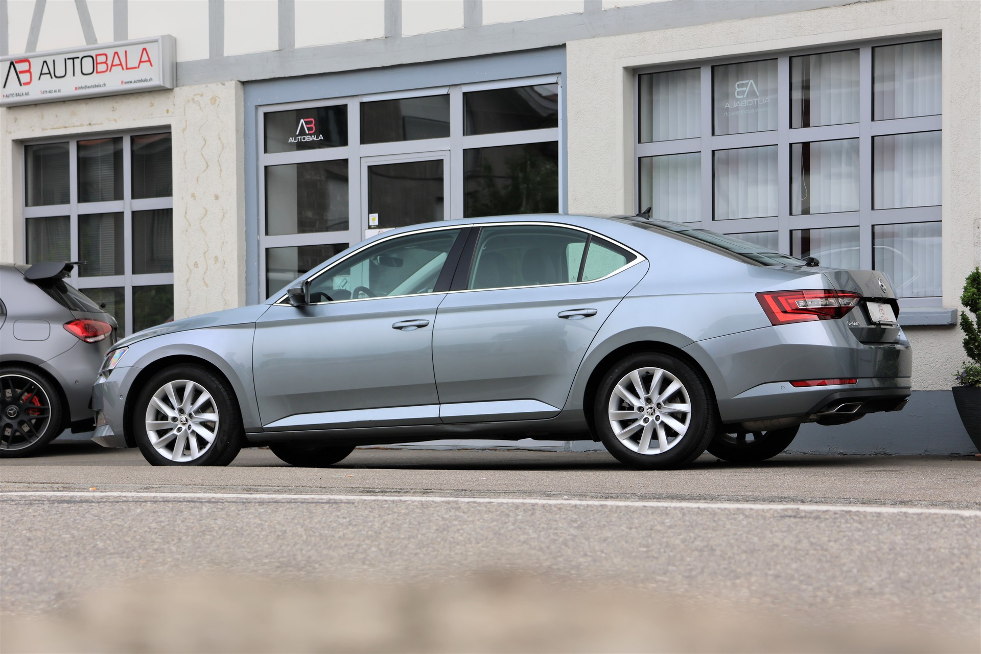 SKODA Superb 2.0 TSI Style 4x4 DSG (CH)-showroom-element-3