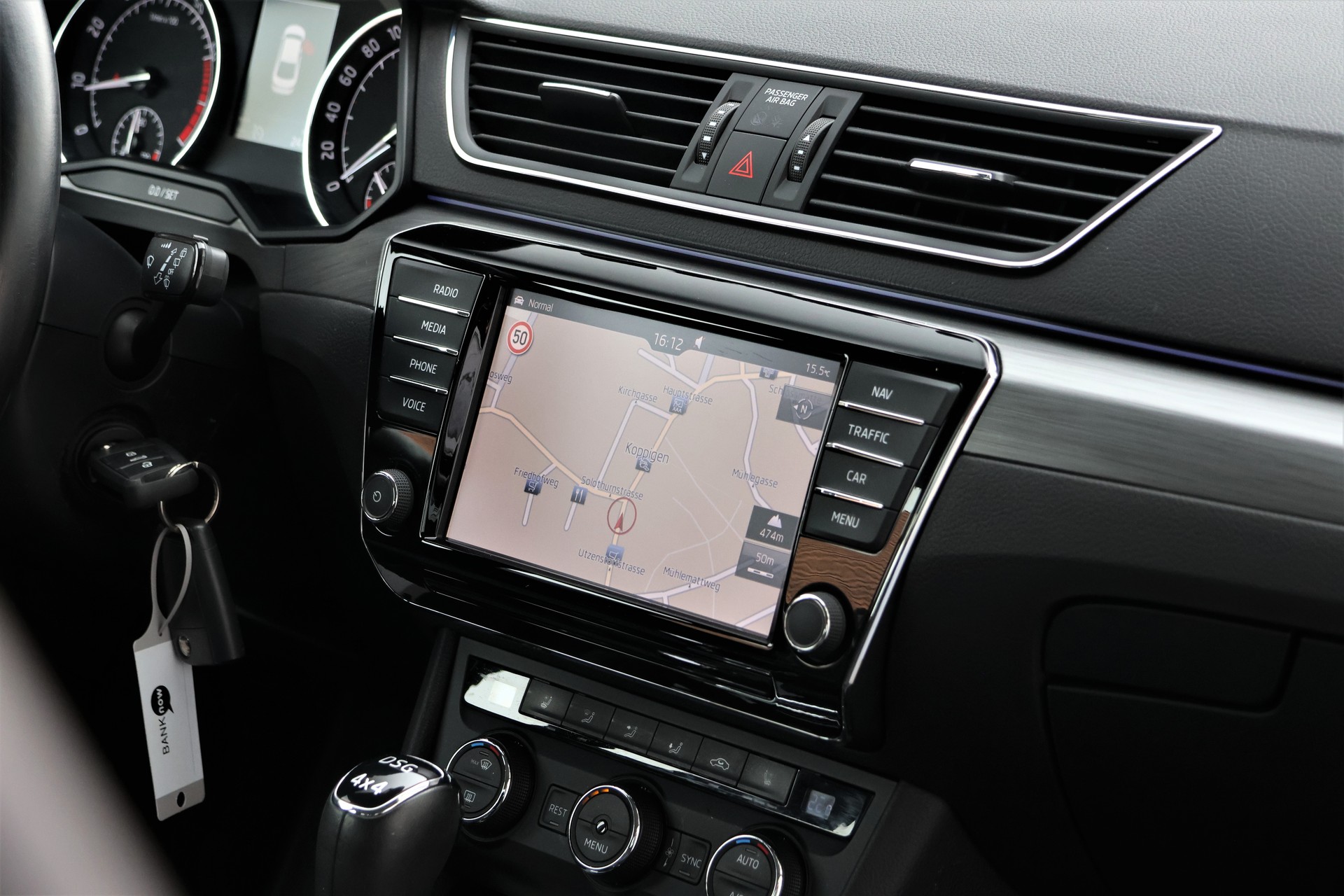 SKODA Superb 2.0 TSI Style 4x4 DSG (CH)-image-18